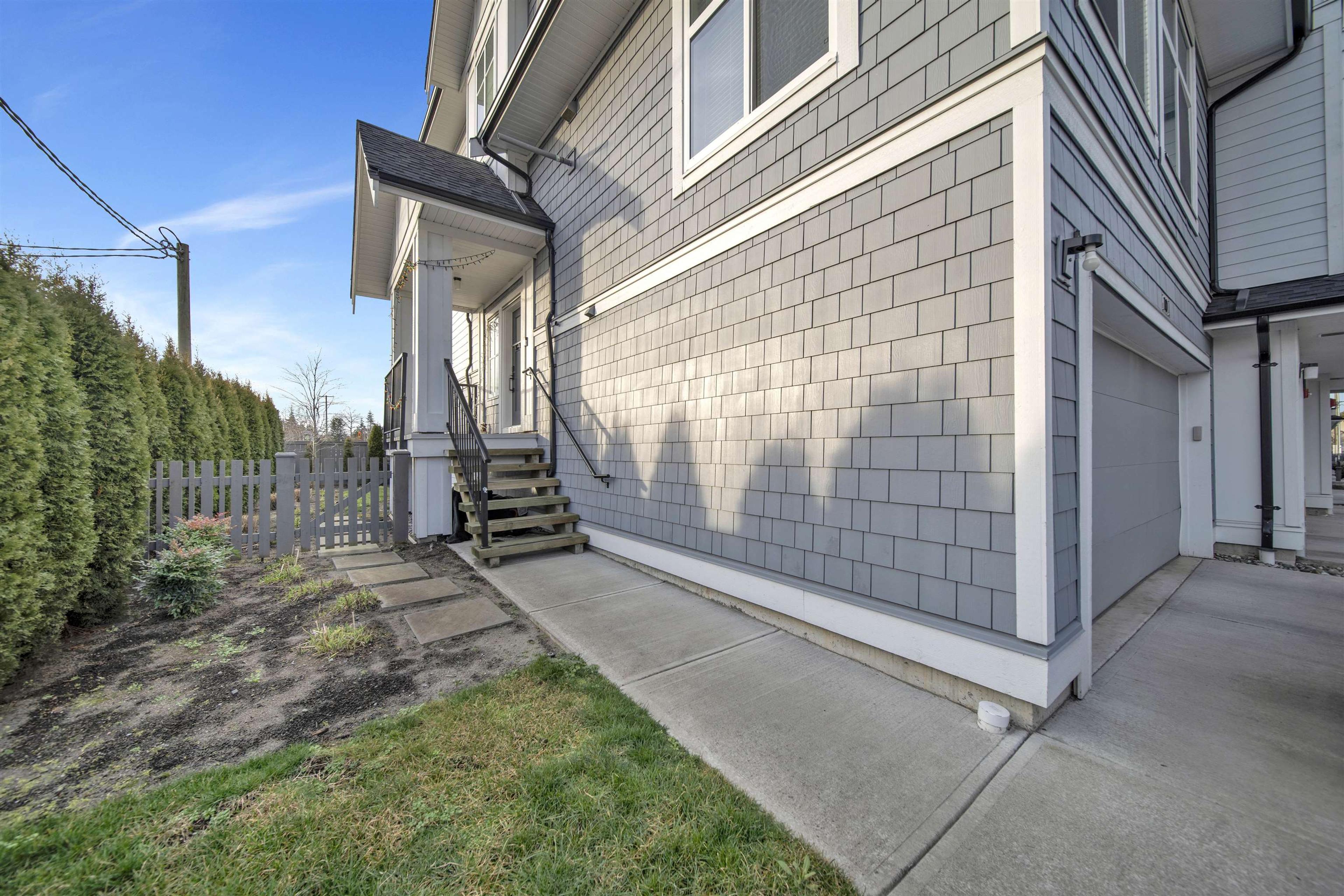 21688 52 Avenue, Langley - Exteriors - Photo 1