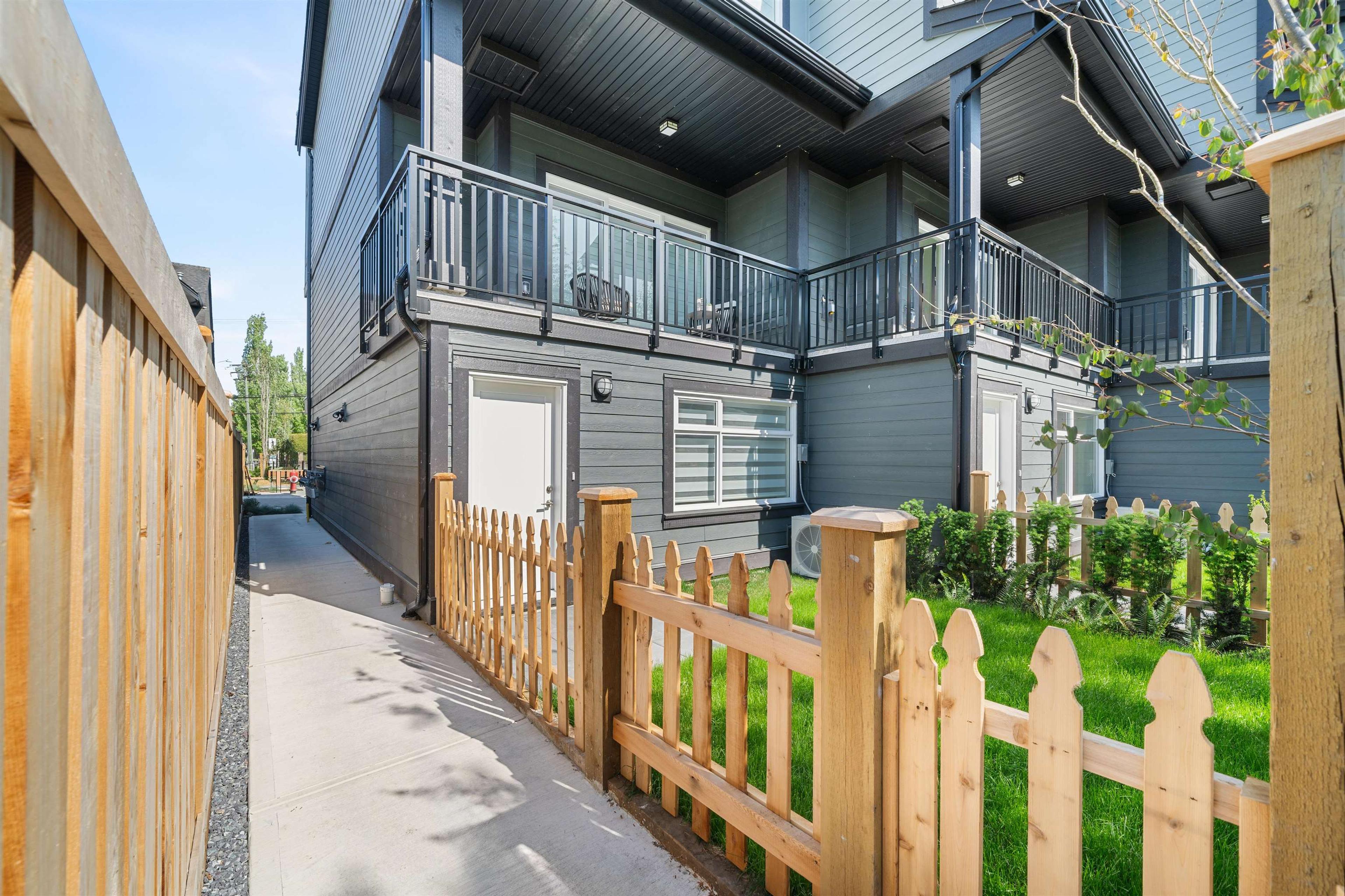 22551 Westminster Highway, Richmond - Exteriors - Photo 4