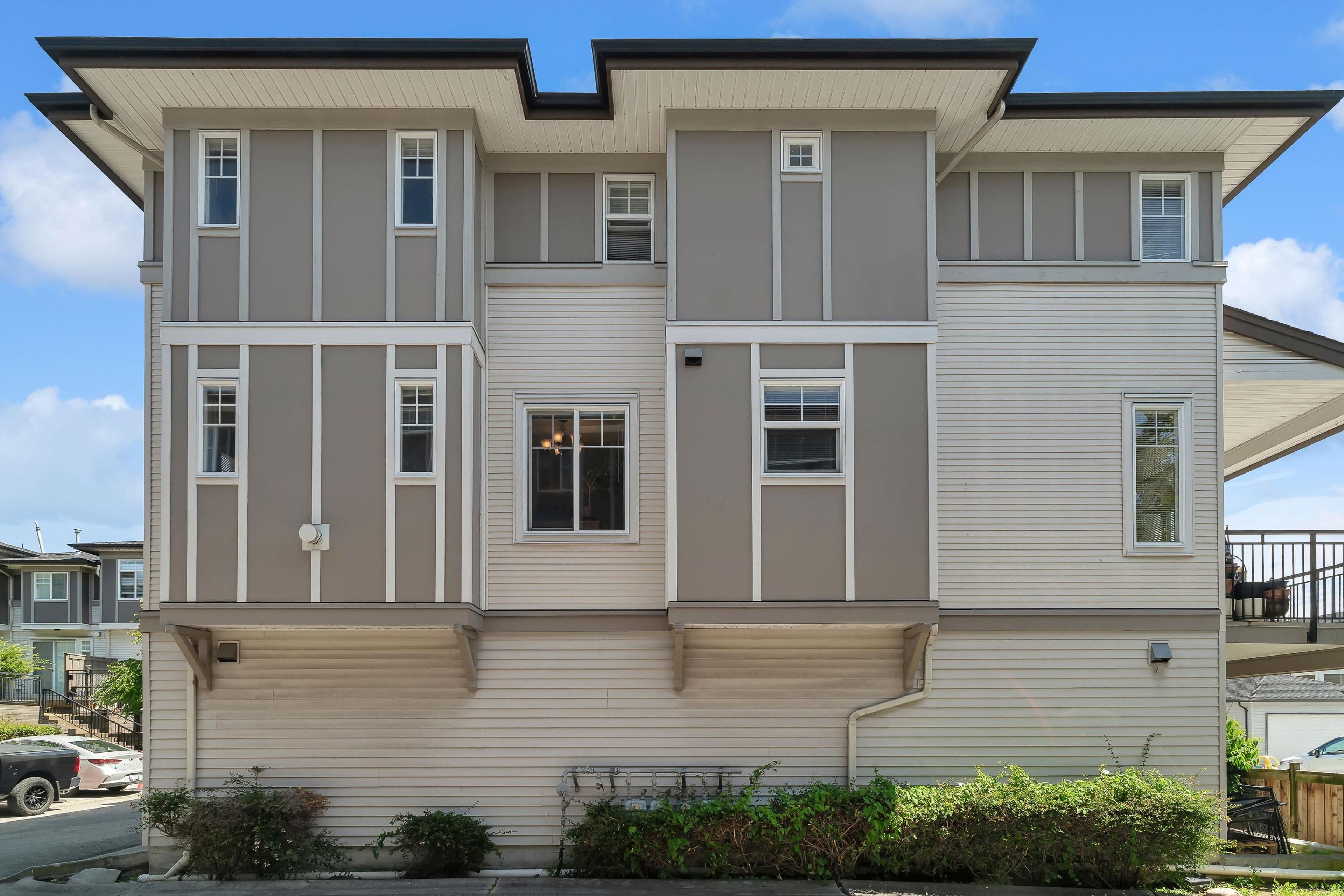 1010 Ewen Avenue, New Westminster - Exteriors - Photo 2