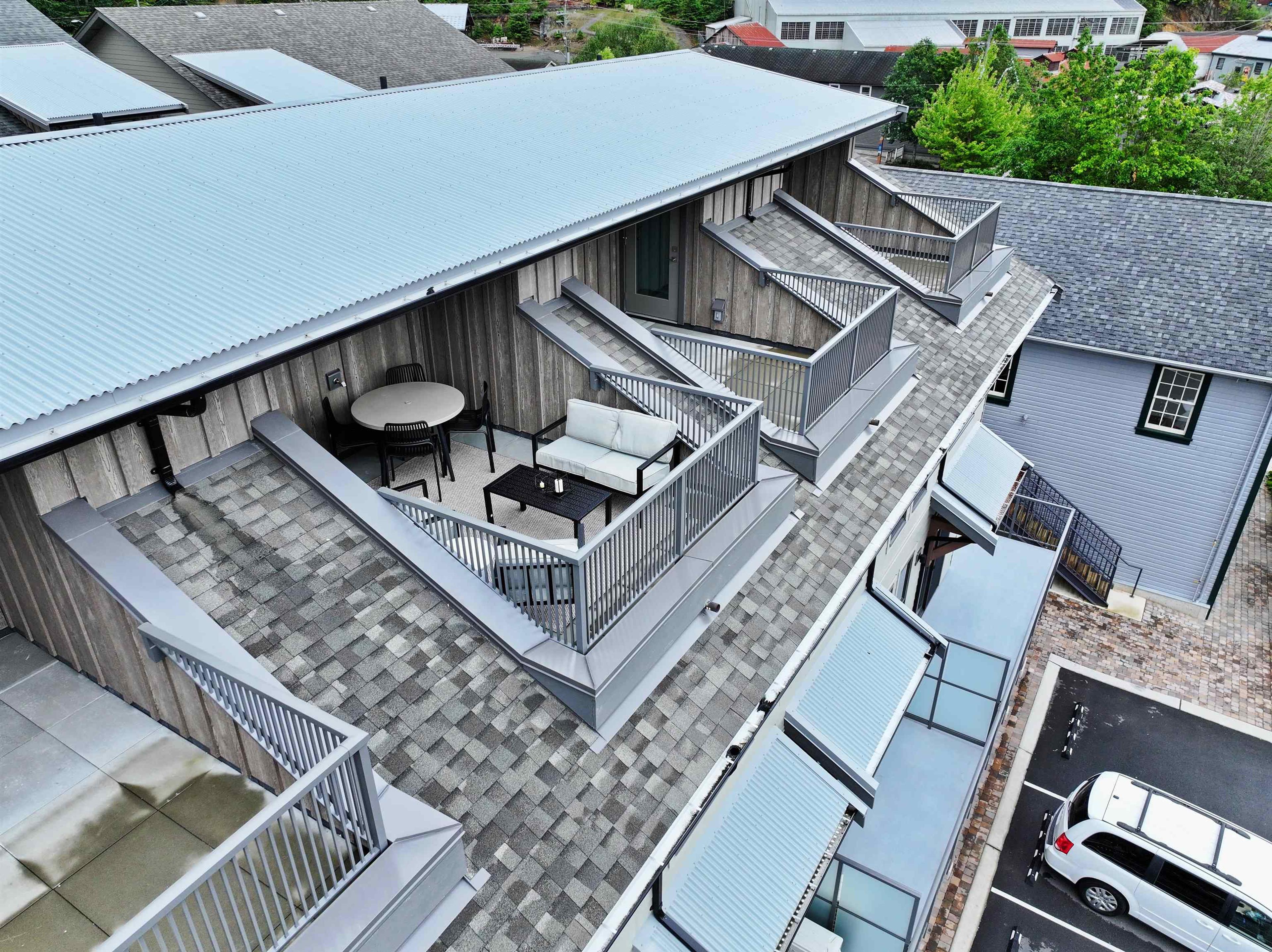 351 Copper Drive, Britannia Beach - Exteriors - Drone/Aerial View - Photo 3