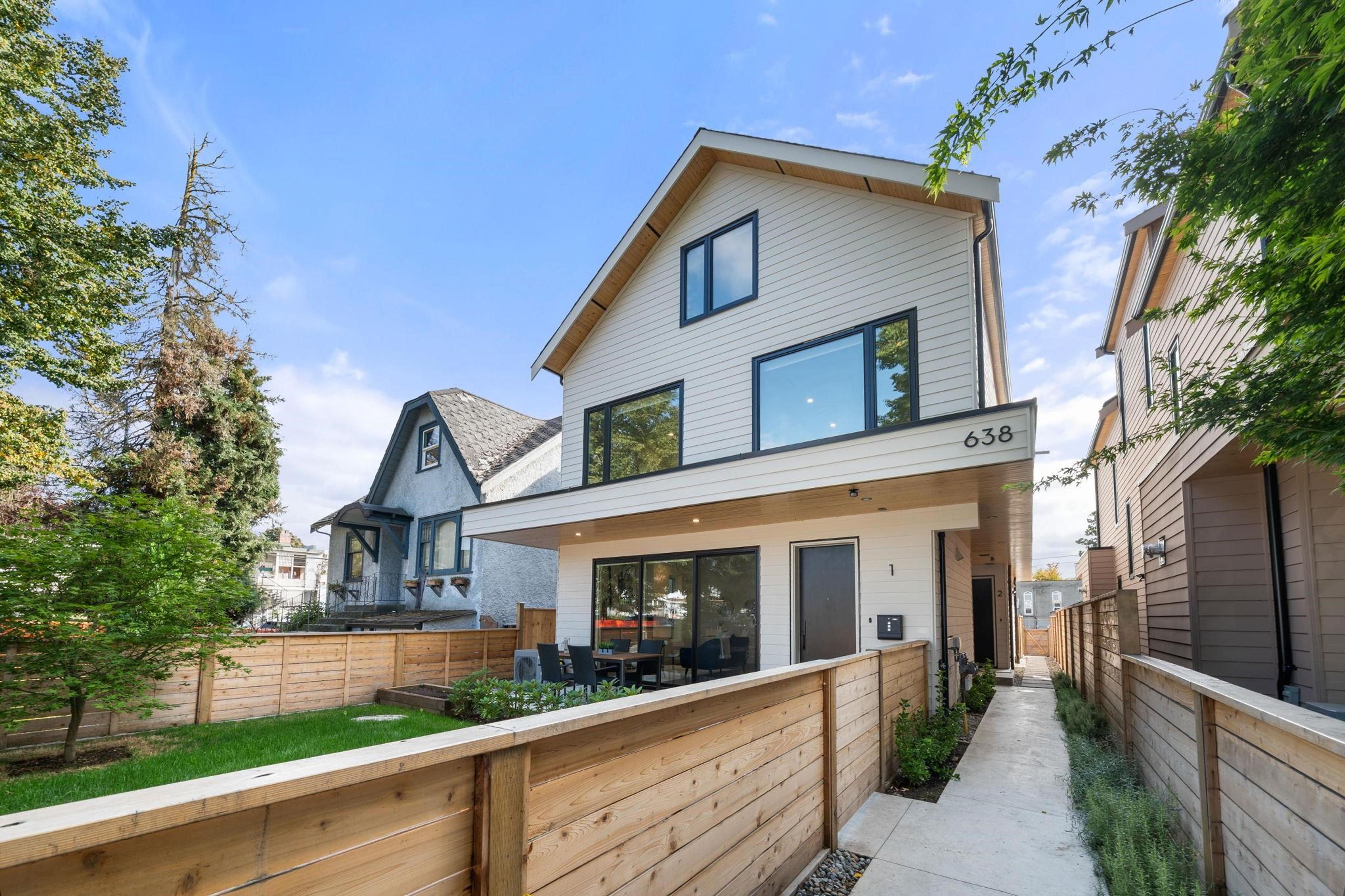 638 E 46th Avenue, Vancouver - Exteriors - Photo 2