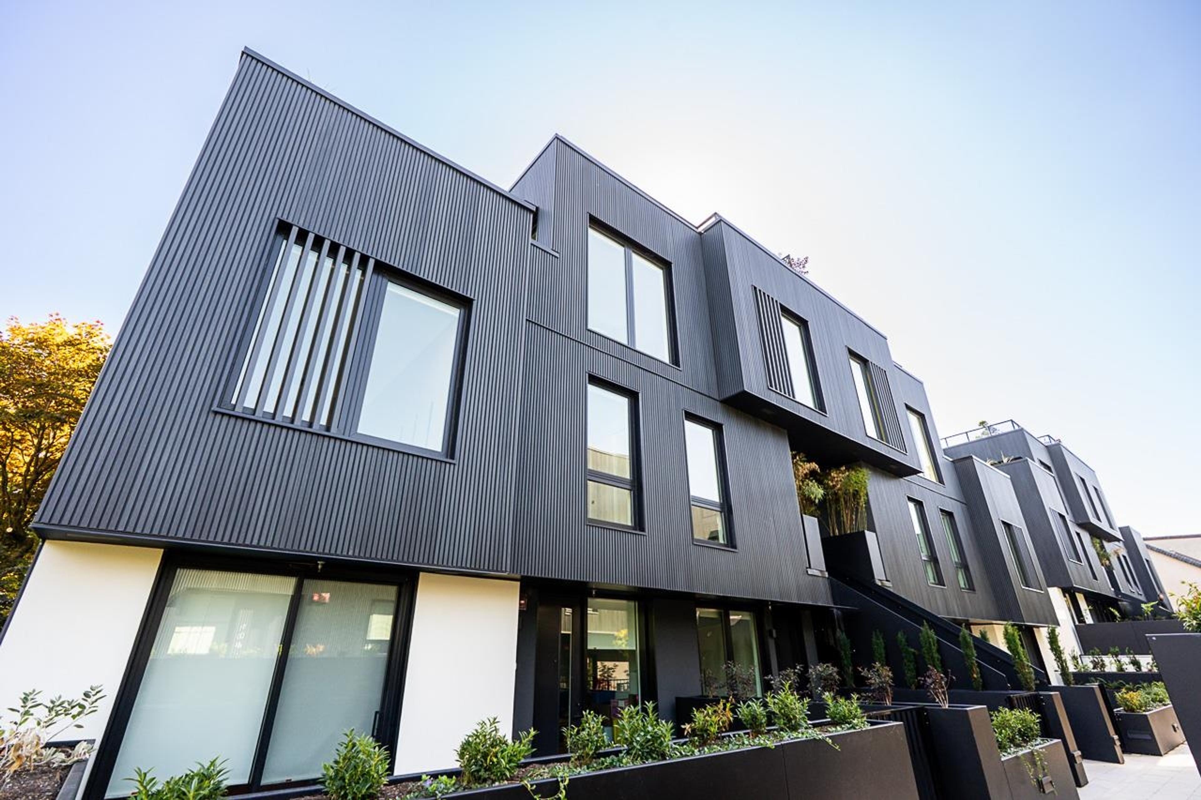 551 W 28th Avenue, Vancouver - Exteriors - Photo 3