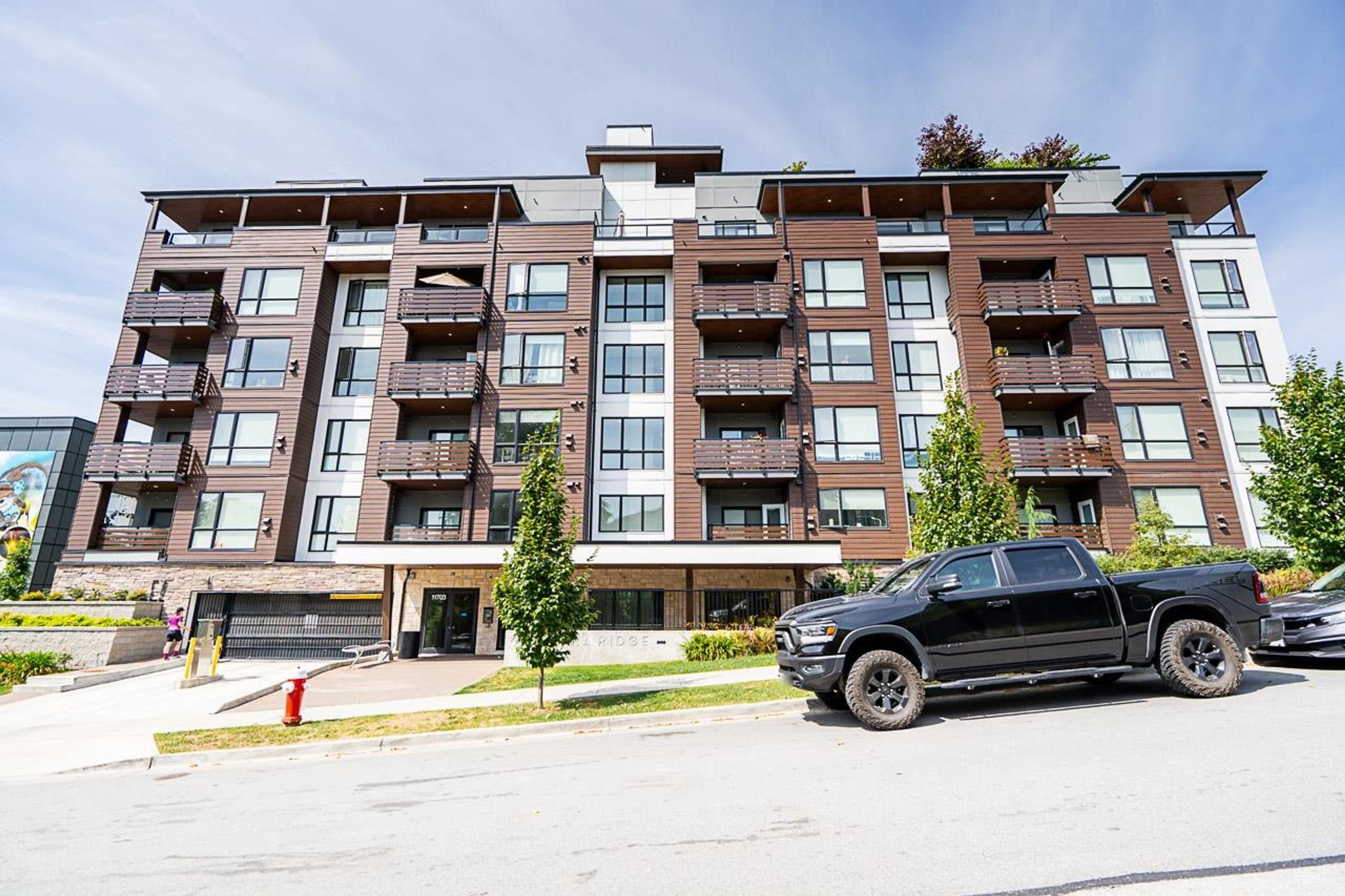 11703 Fraser Street, Maple Ridge - Exteriors - Photo 3