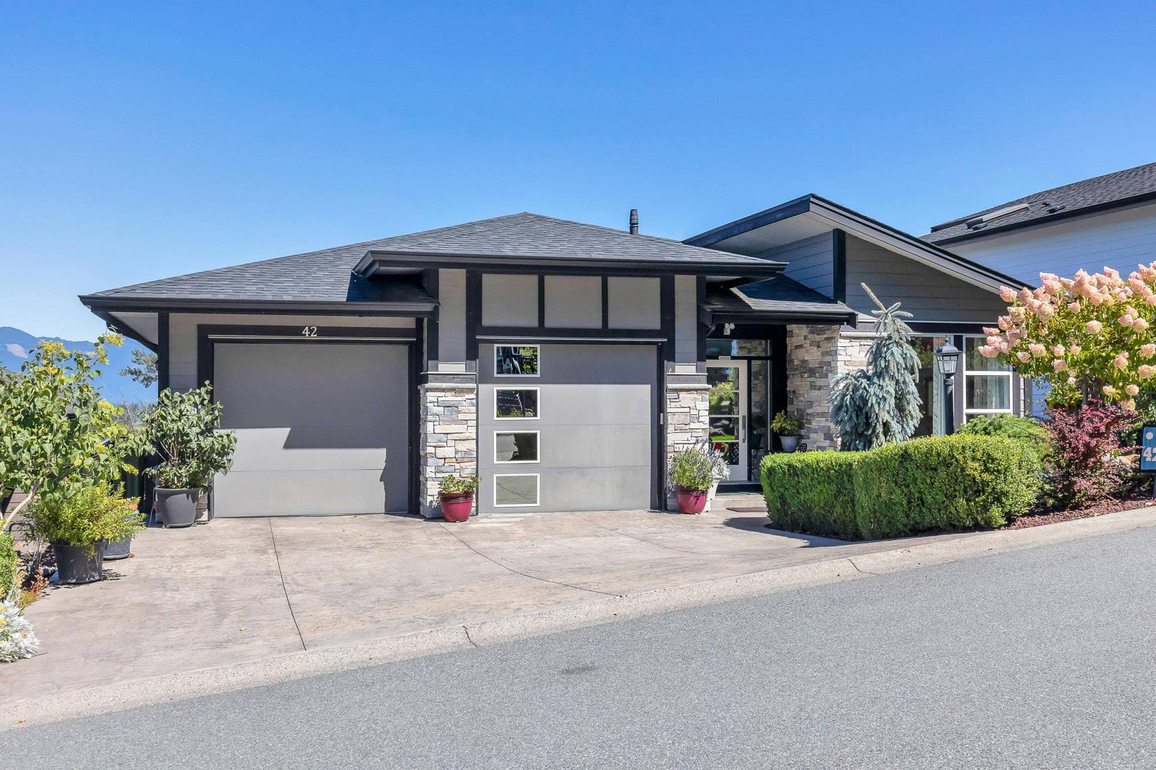 50778 Ledgestone Place, Chilliwack - Exteriors - Photo 2