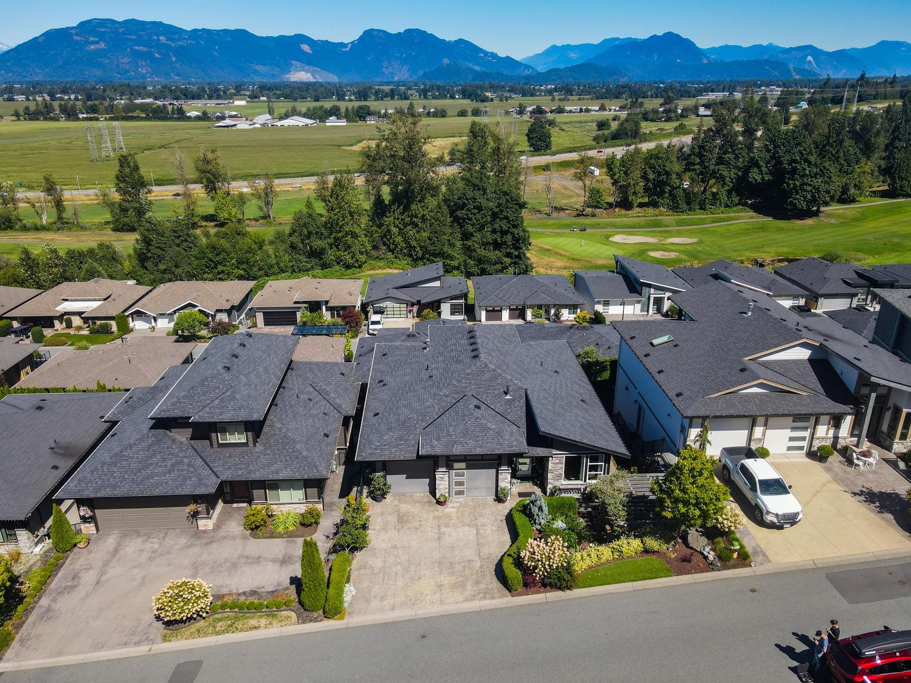 50778 Ledgestone Place, Chilliwack - Exteriors - Drone/Aerial View, Full Complex View - Photo 5