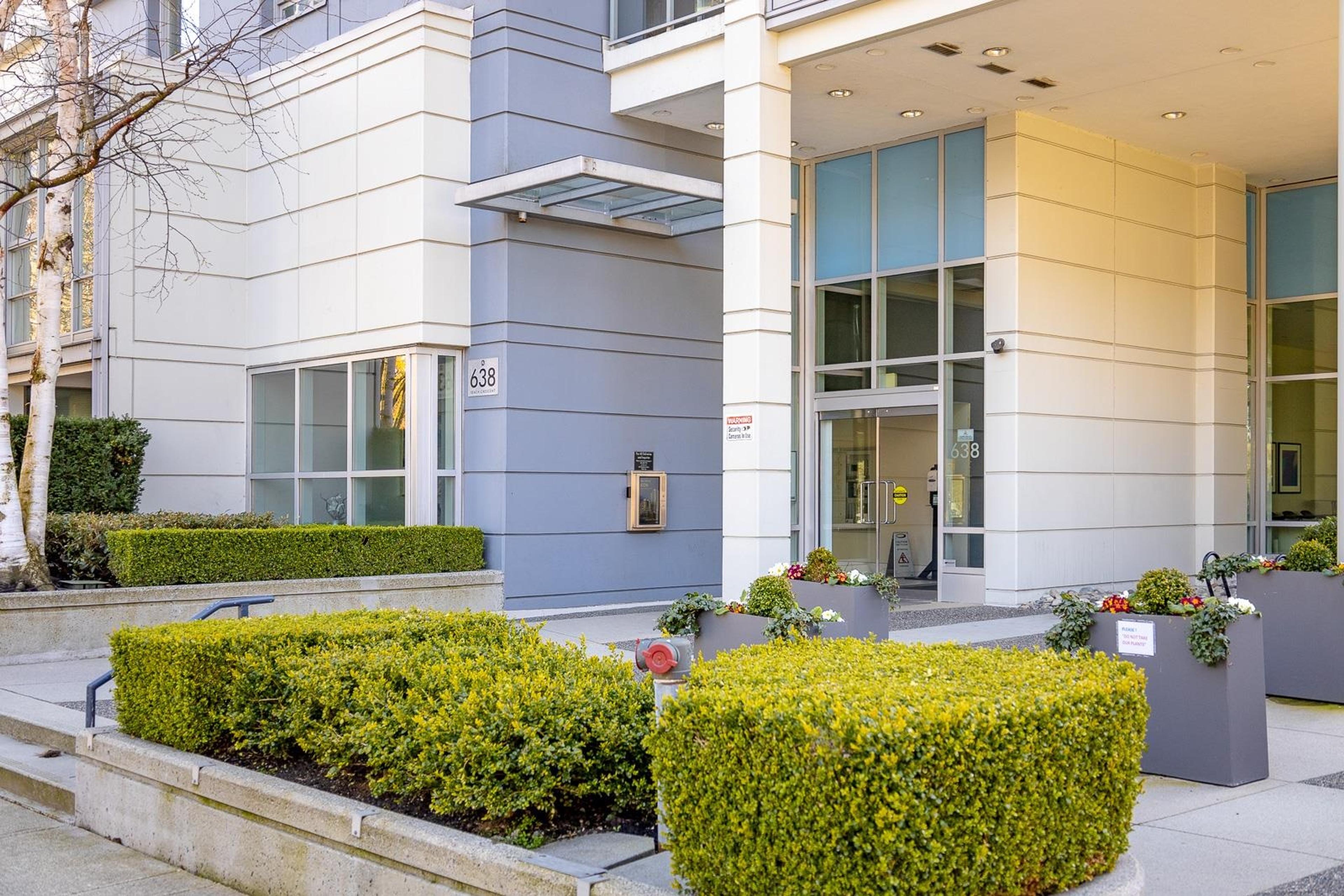 638 Beach Crescent, Vancouver - Exteriors - Photo 4