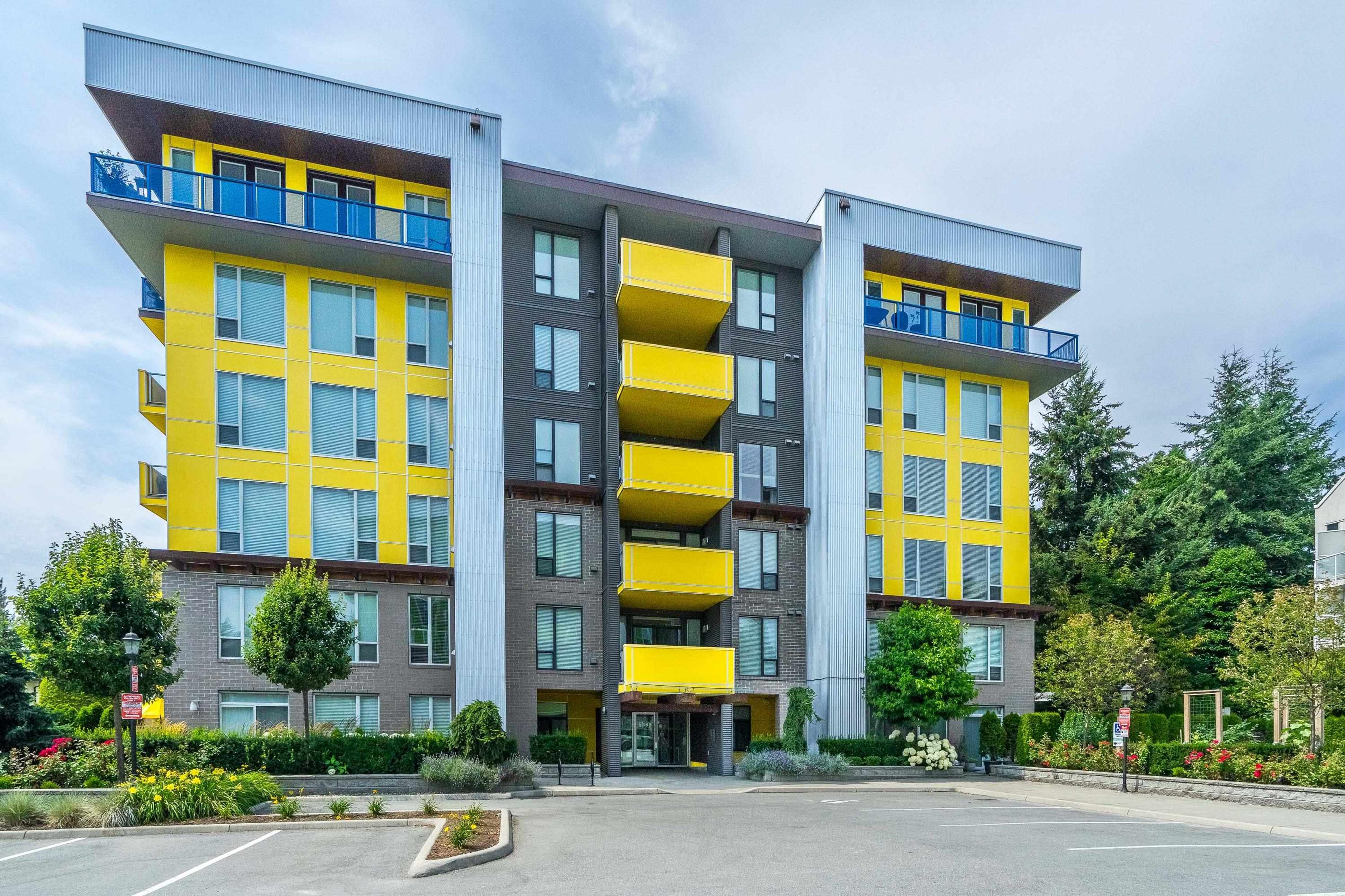 2555 Ware Street, Abbotsford - Exteriors - Photo 2