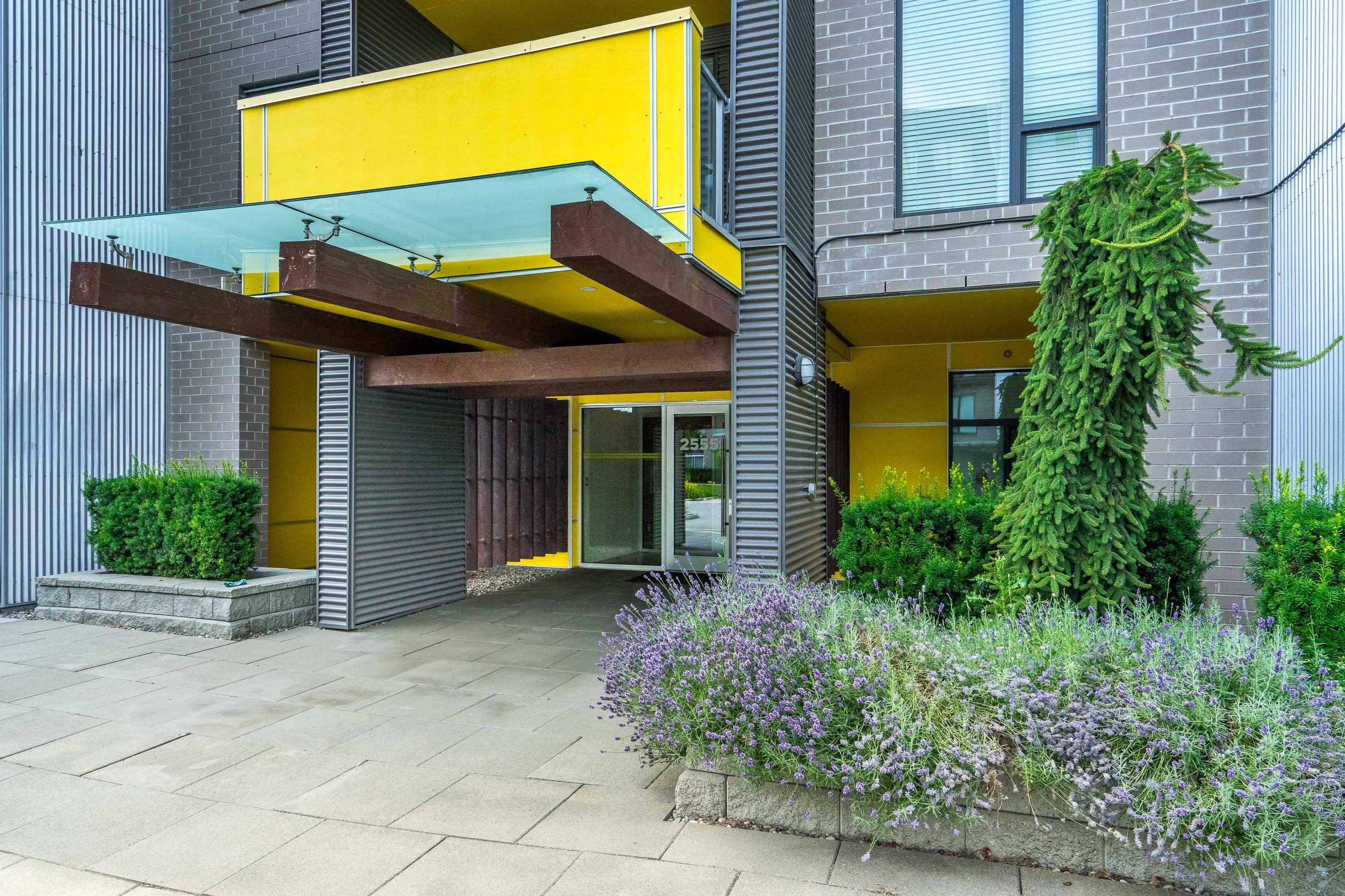 2555 Ware Street, Abbotsford - Exteriors - Photo 3