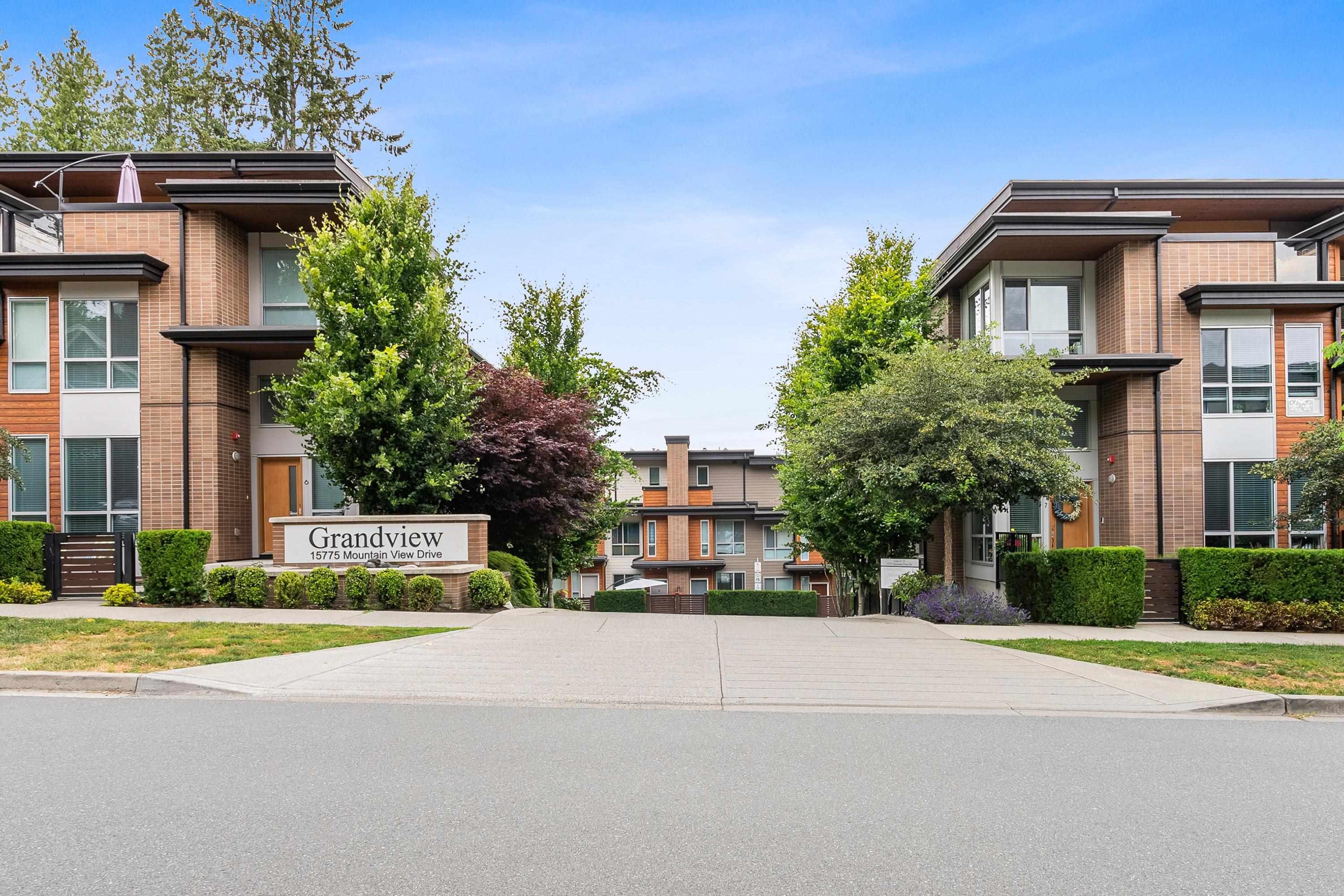 15775 Mountain View Drive, Surrey - Exteriors - Full Complex View - Photo 4