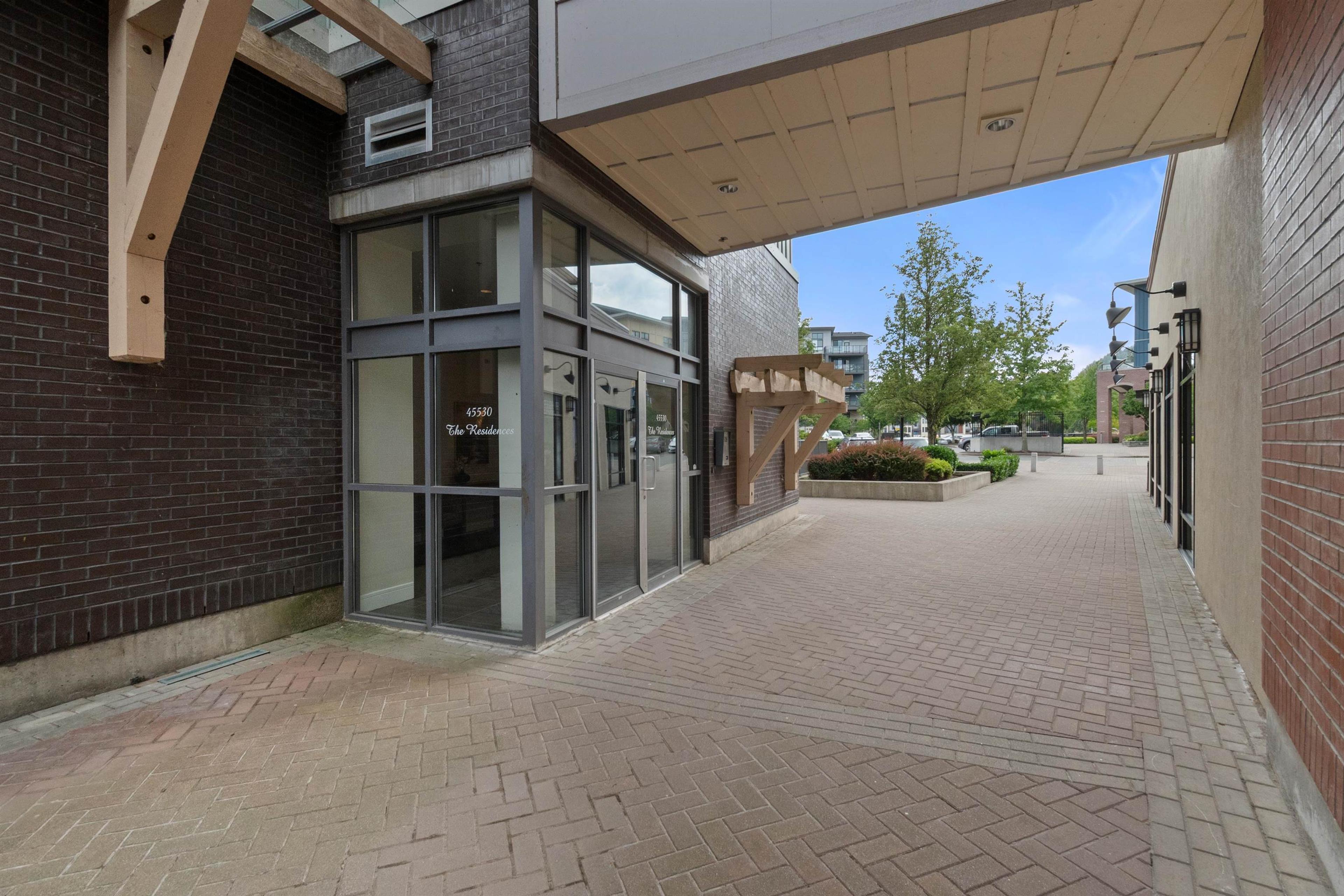 45530 Market Way, Chilliwack - Exteriors - Photo 2