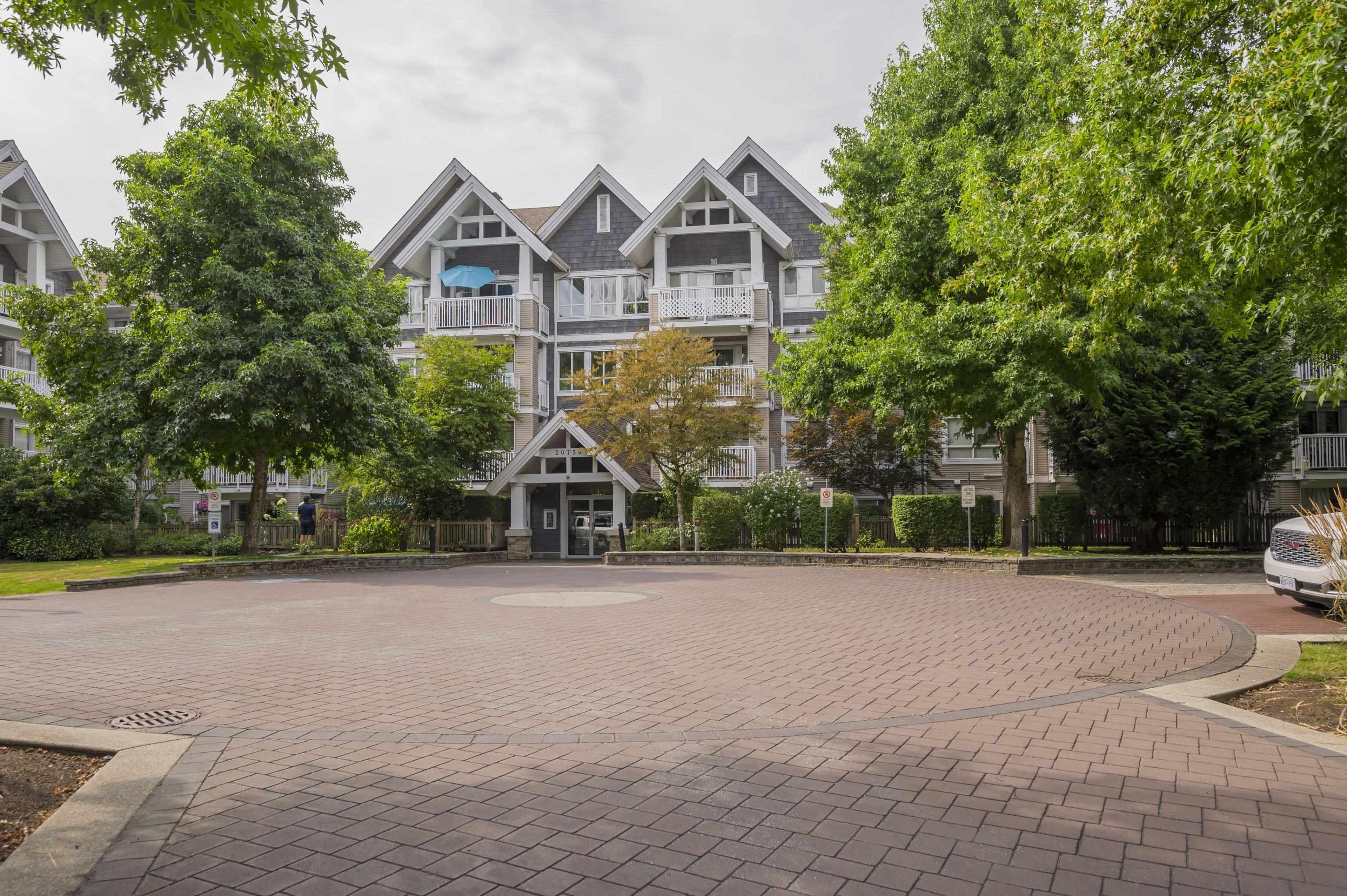 20750 Duncan Way, Langley - Exteriors - Photo 2