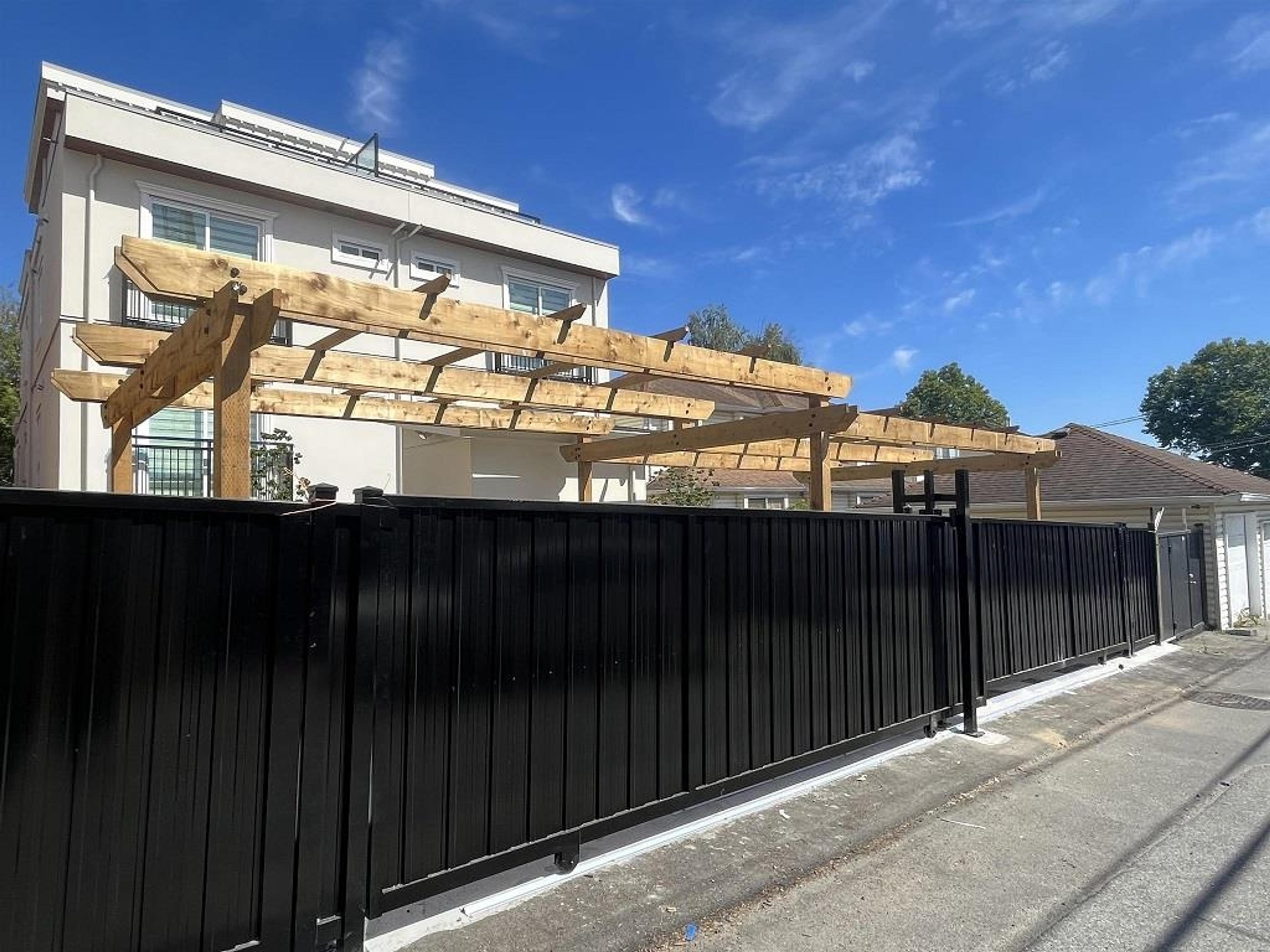 8377 French Street, Vancouver - Exteriors - Photo 2