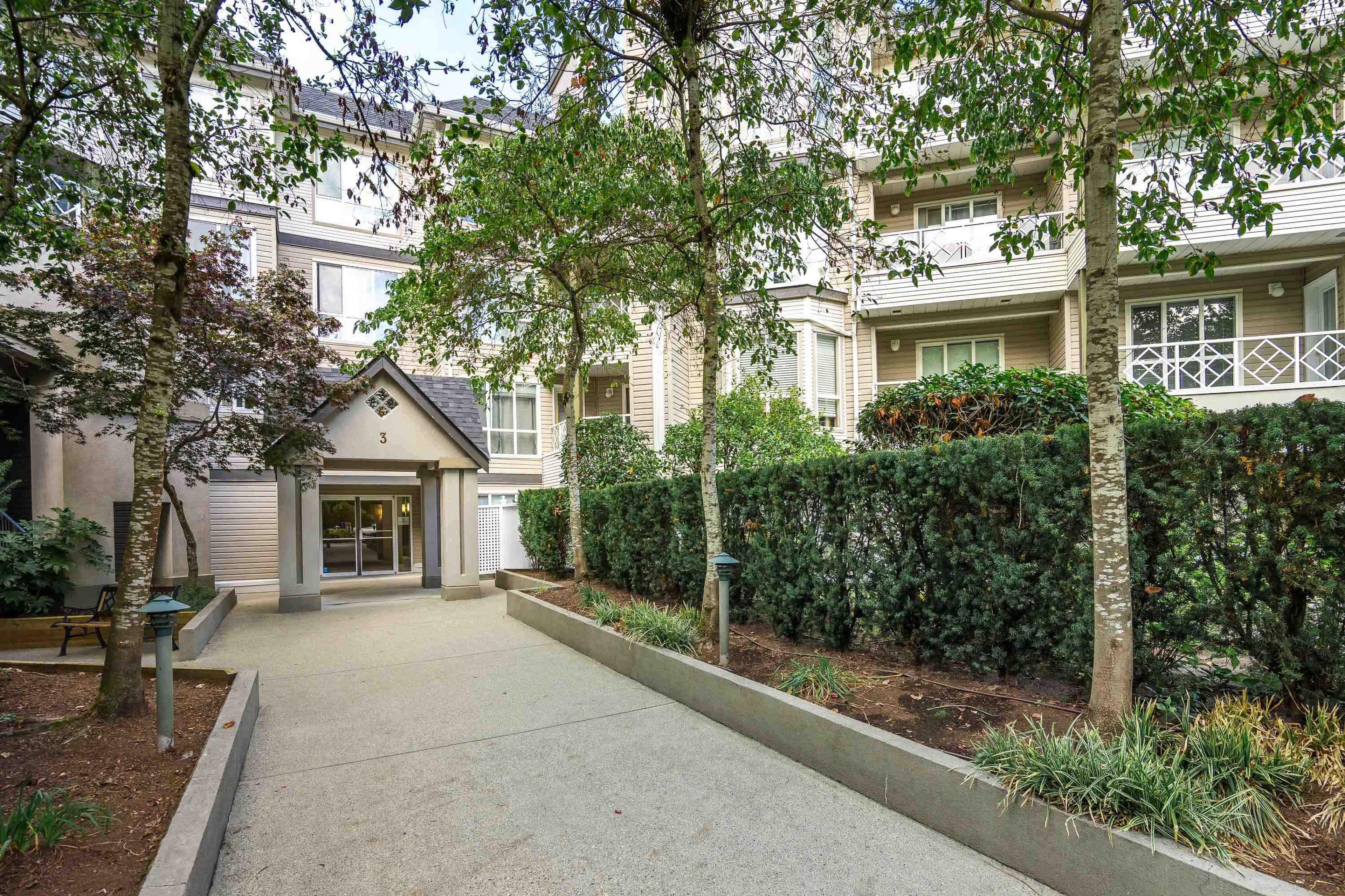 9979 140 Street, Surrey - Exteriors - Photo 5