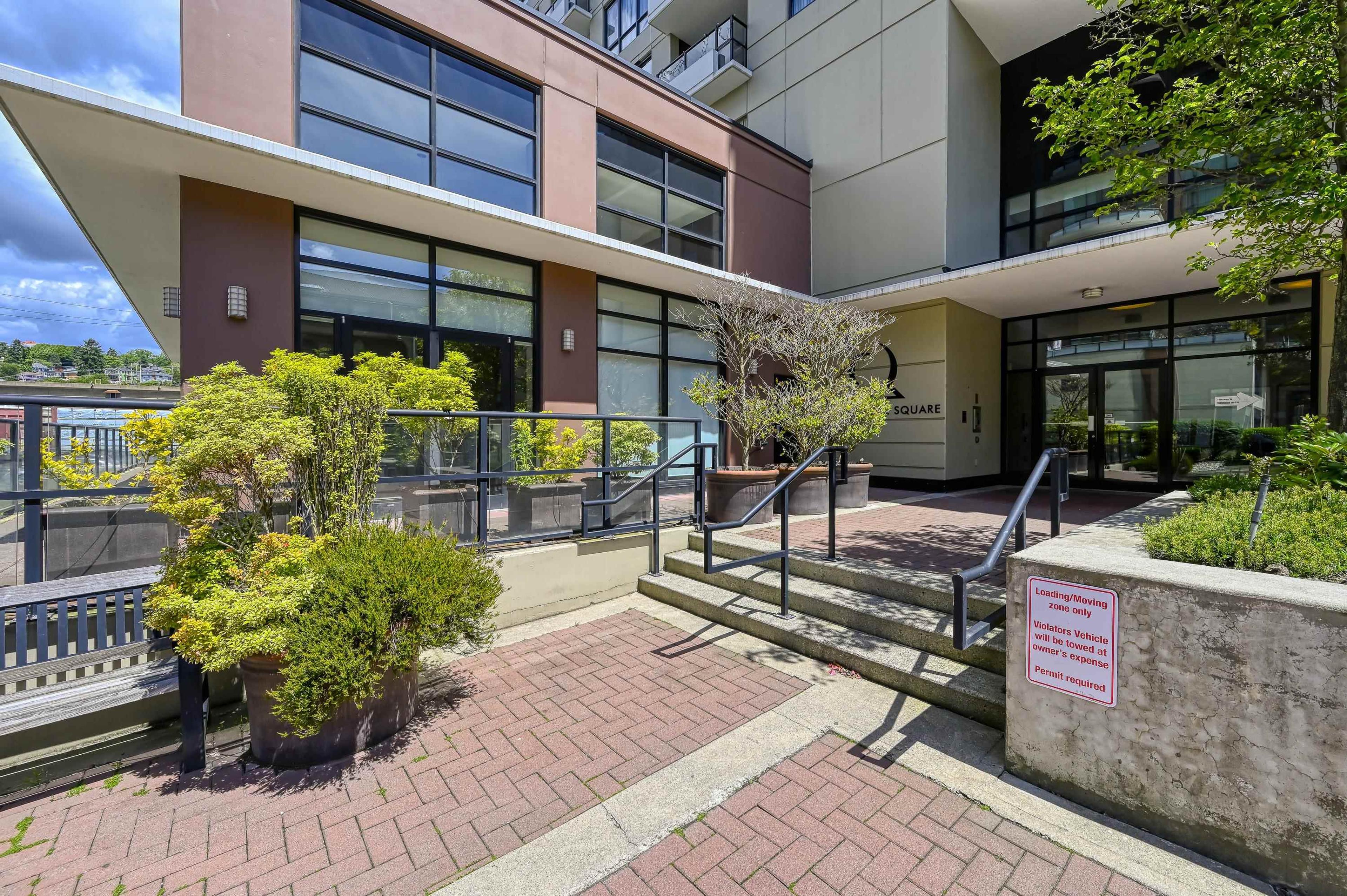 1 Renaissance Square, New Westminster - Exteriors - Photo 2