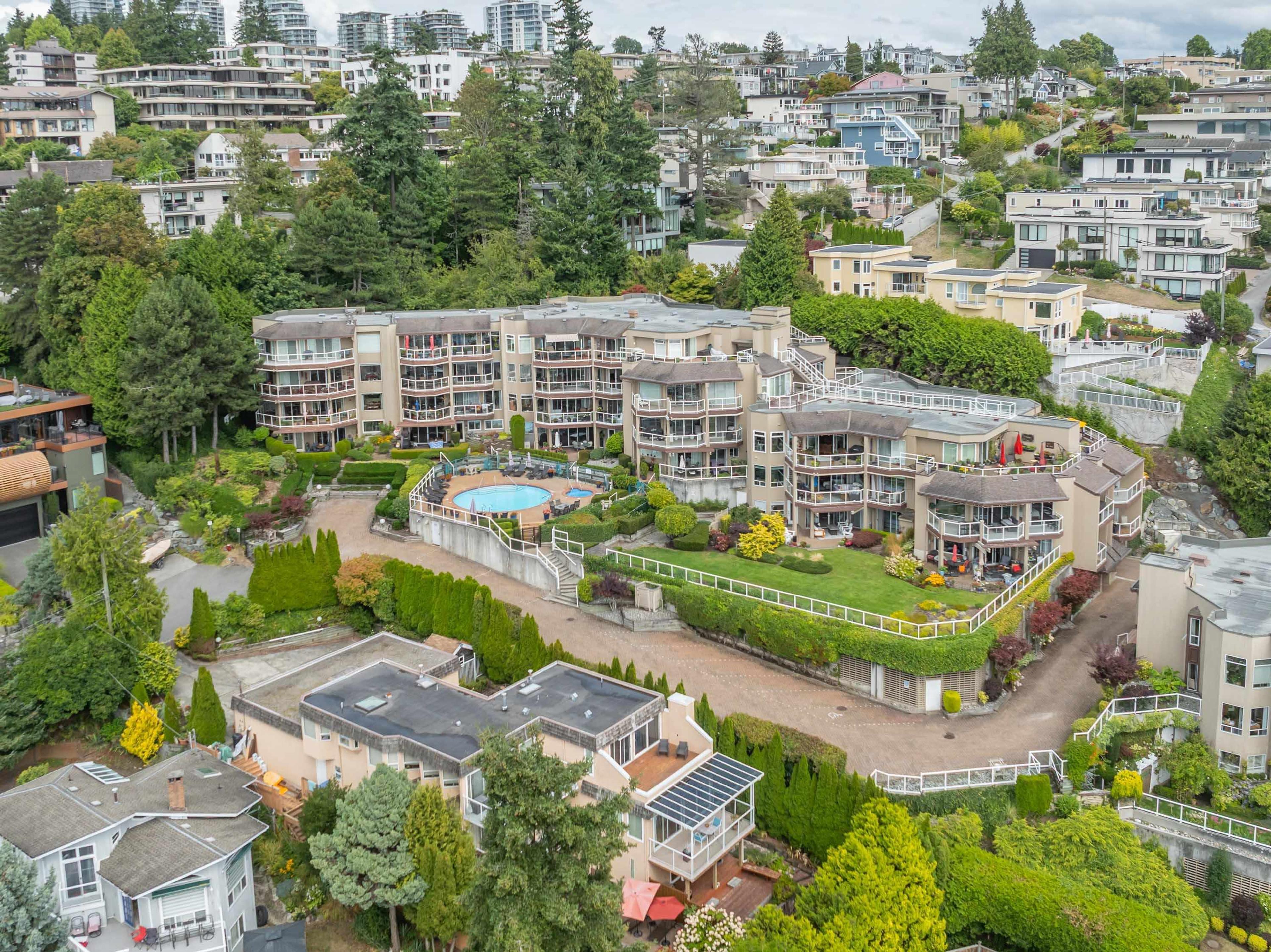 15025 Victoria Avenue, White Rock - Exteriors - Full Complex View, Drone/Aerial View - Photo 4