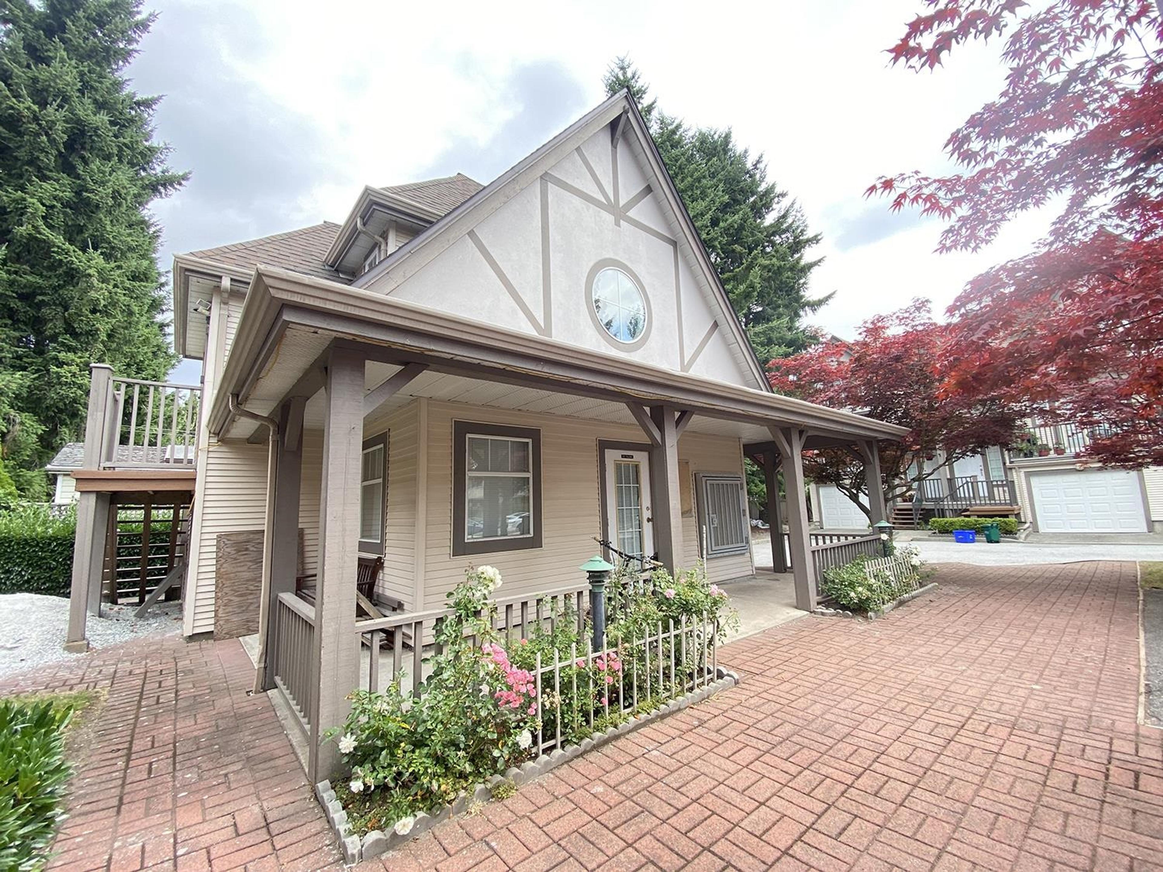 22711 Norton Court, Richmond - Exteriors - Photo 4