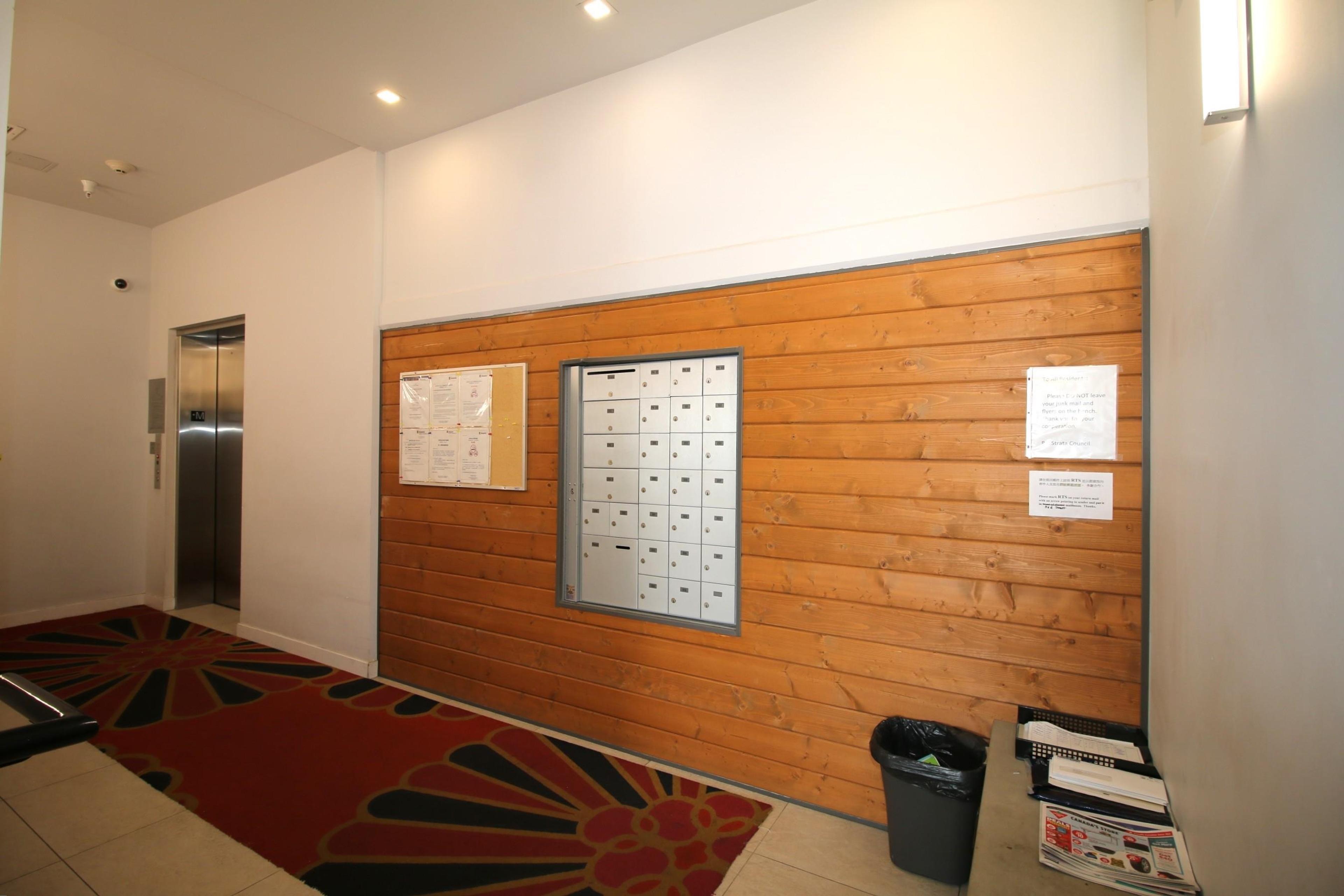 6555 Victoria Drive, Vancouver - Common Areas - Lobbies / Hallways / Foyers - Photo 1