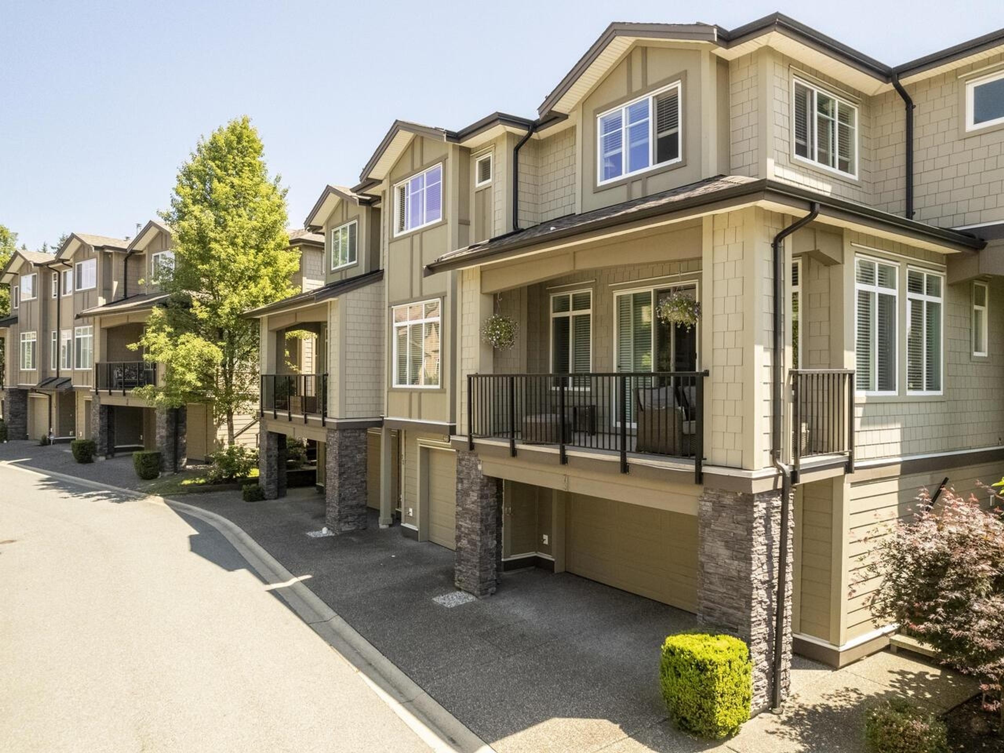 22865 Telosky Avenue, Maple Ridge - Exteriors - Full Complex View - Photo 4