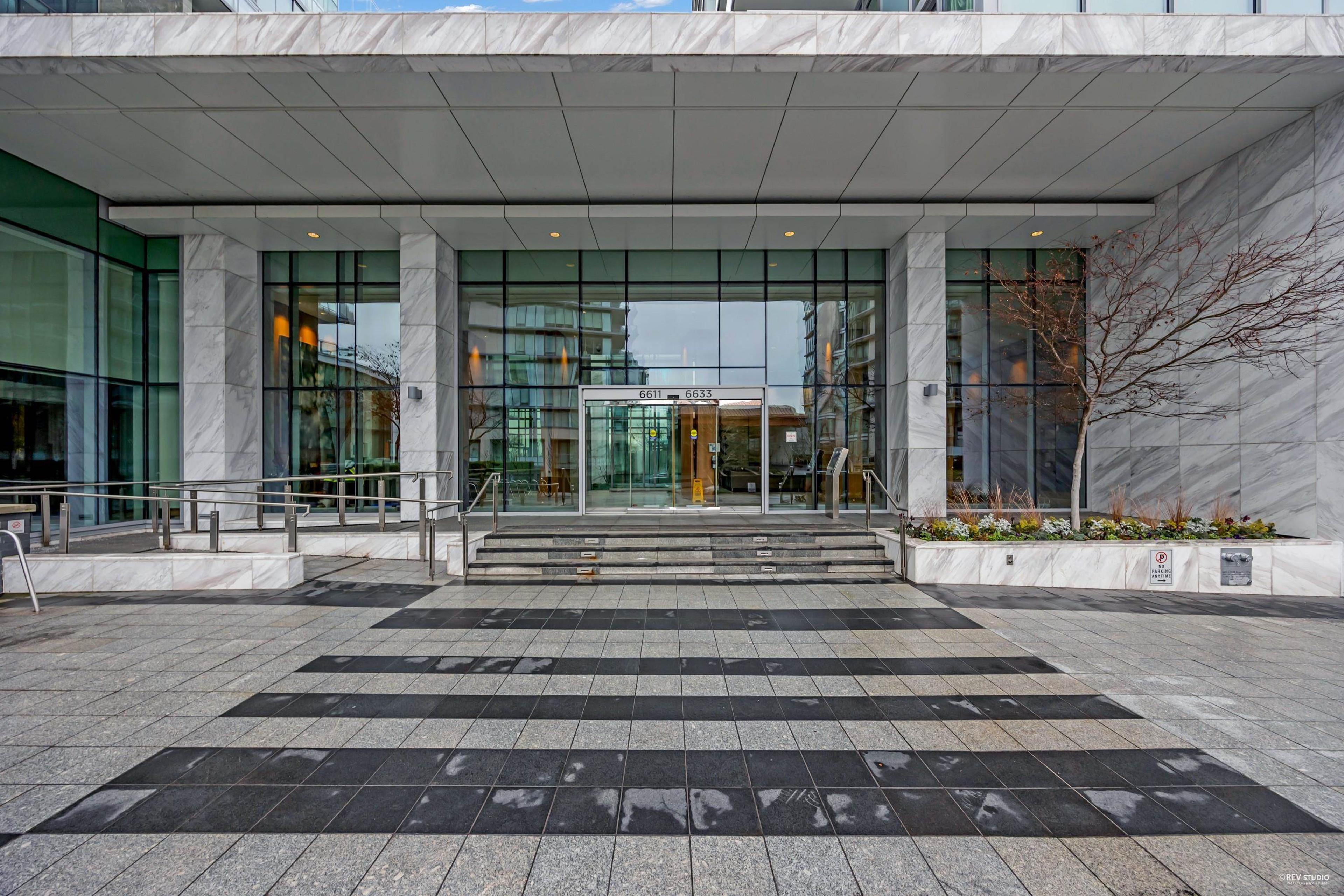 725 Academy Way, Kelowna - Exteriors - Photo 1