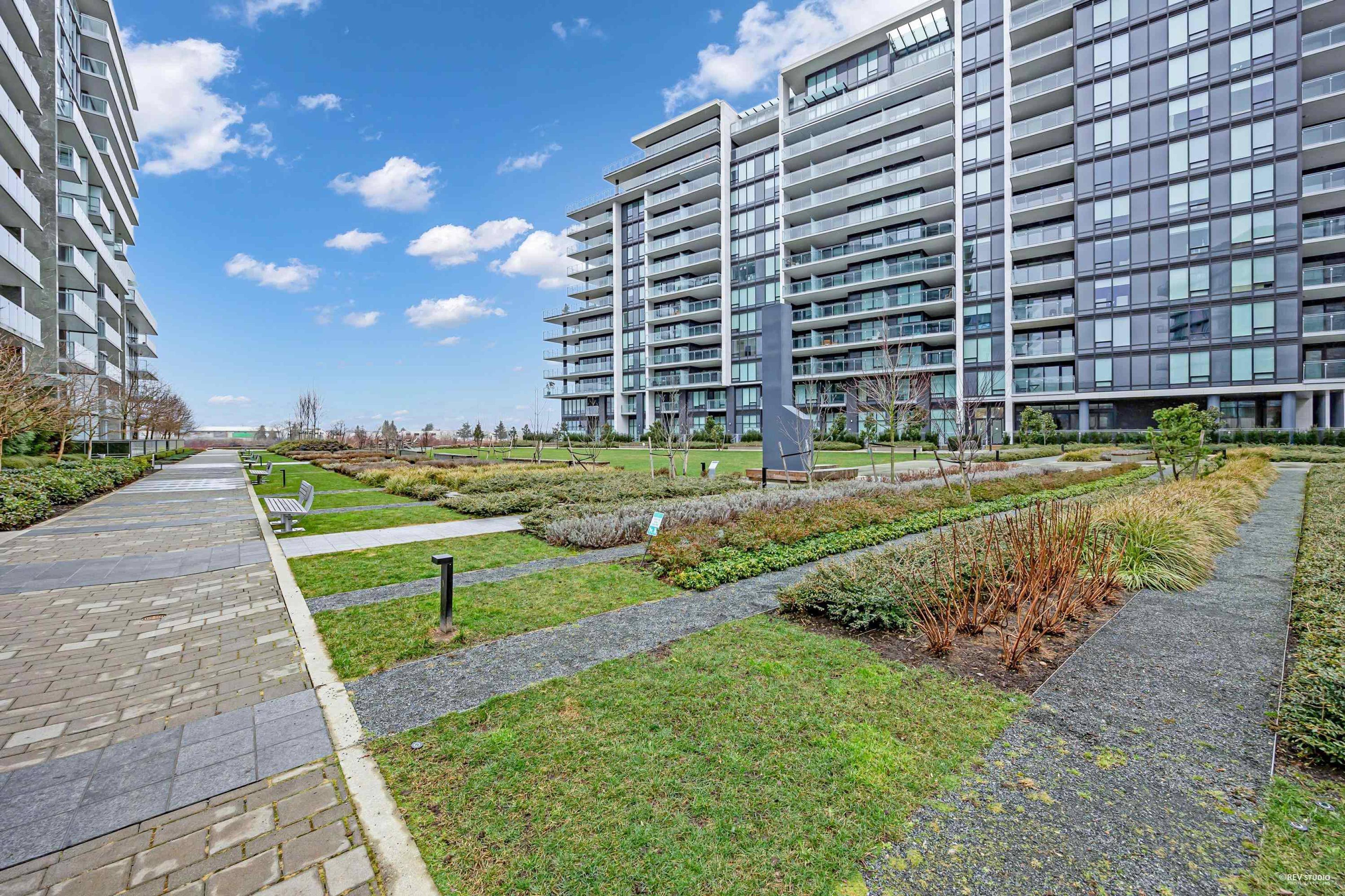 725 Academy Way, Kelowna - Exteriors - Full Complex View - Photo 3