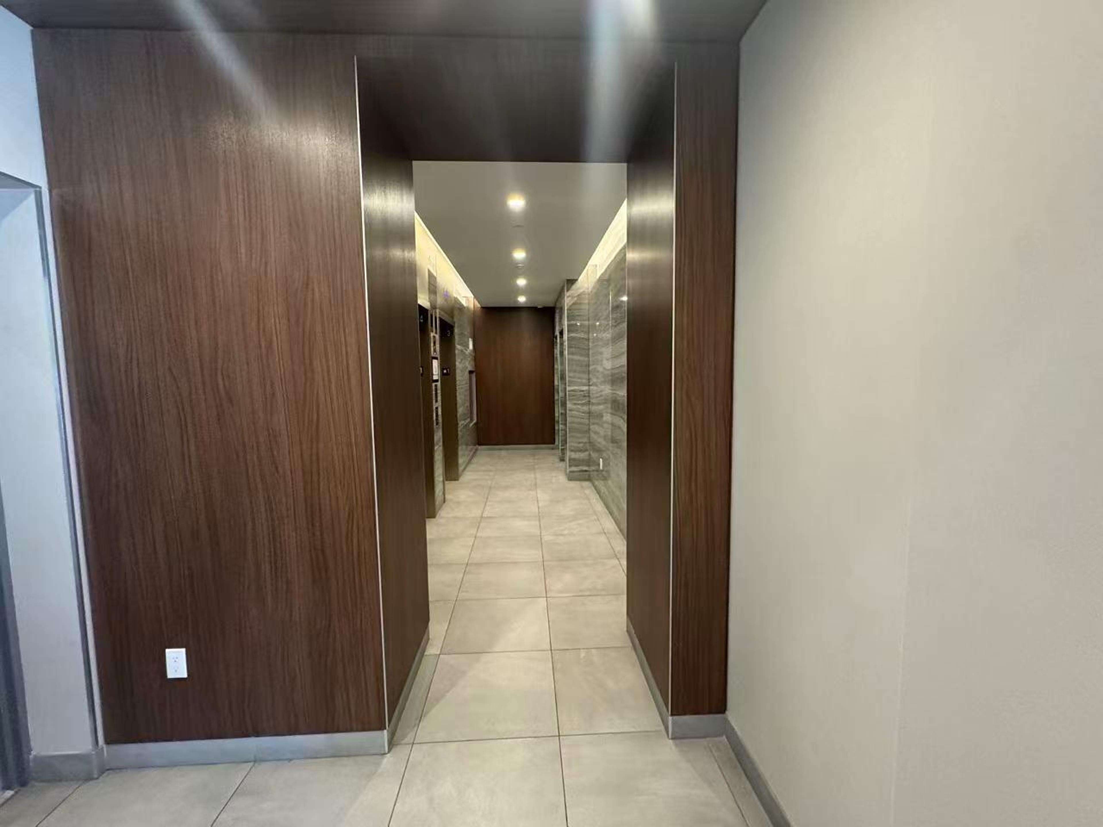 3331 No. 3 Road, Richmond - Common Areas - Lobbies / Hallways / Foyers, Elevators / Stairwells - Photo 2