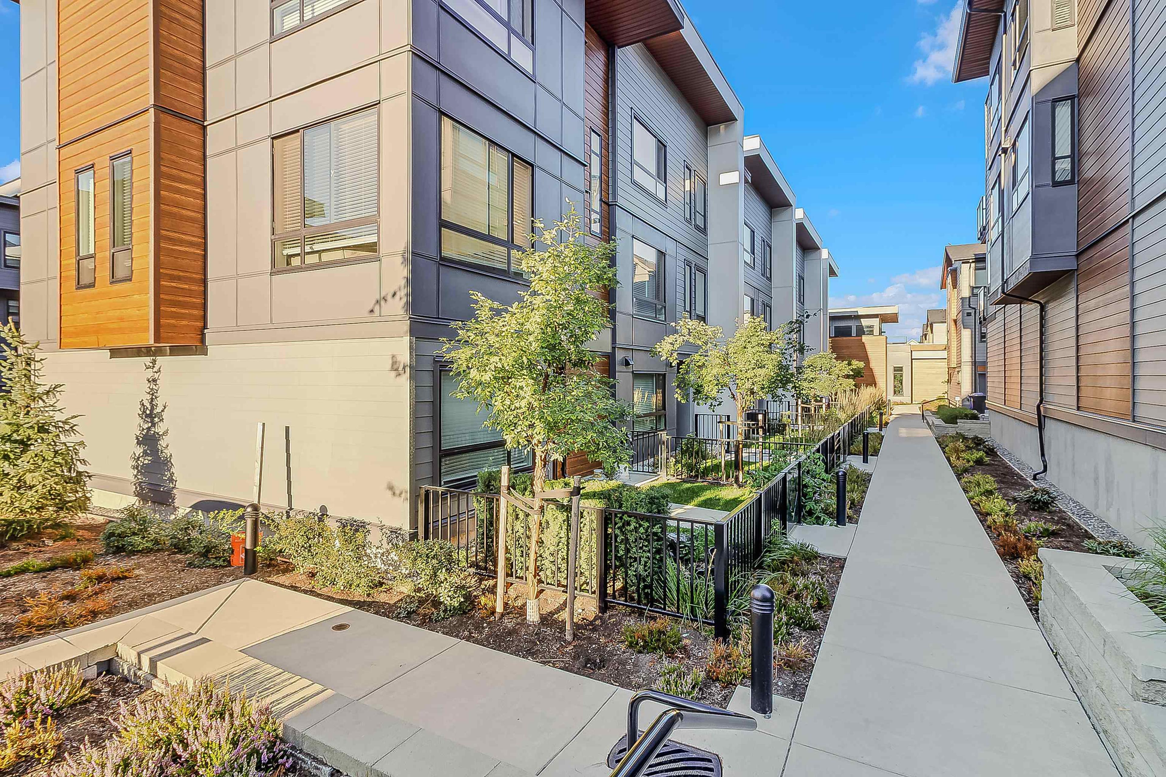 30530 Cardinal Avenue, Abbotsford - Exteriors - Full Complex View - Photo 8