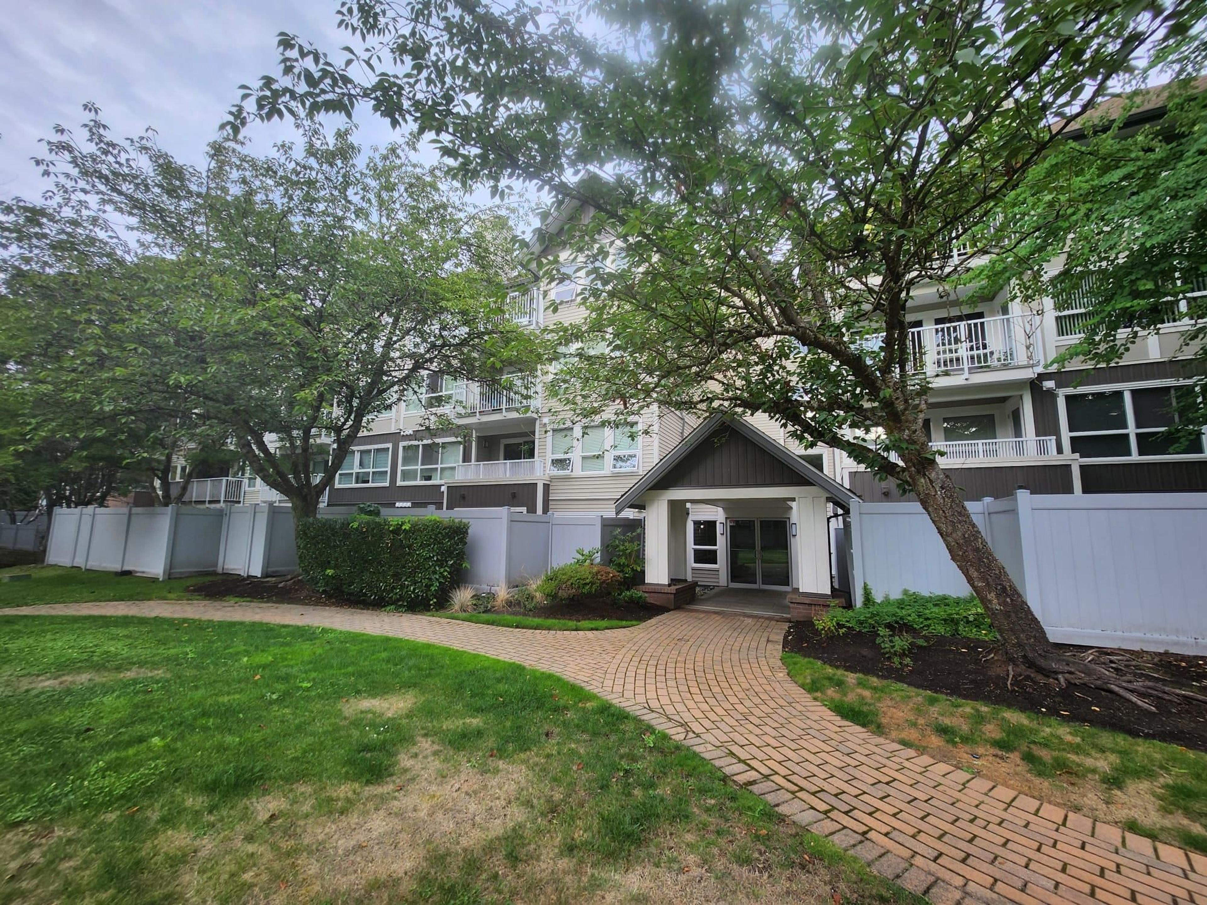 9650 148th Street, Surrey - Exteriors - Photo 2