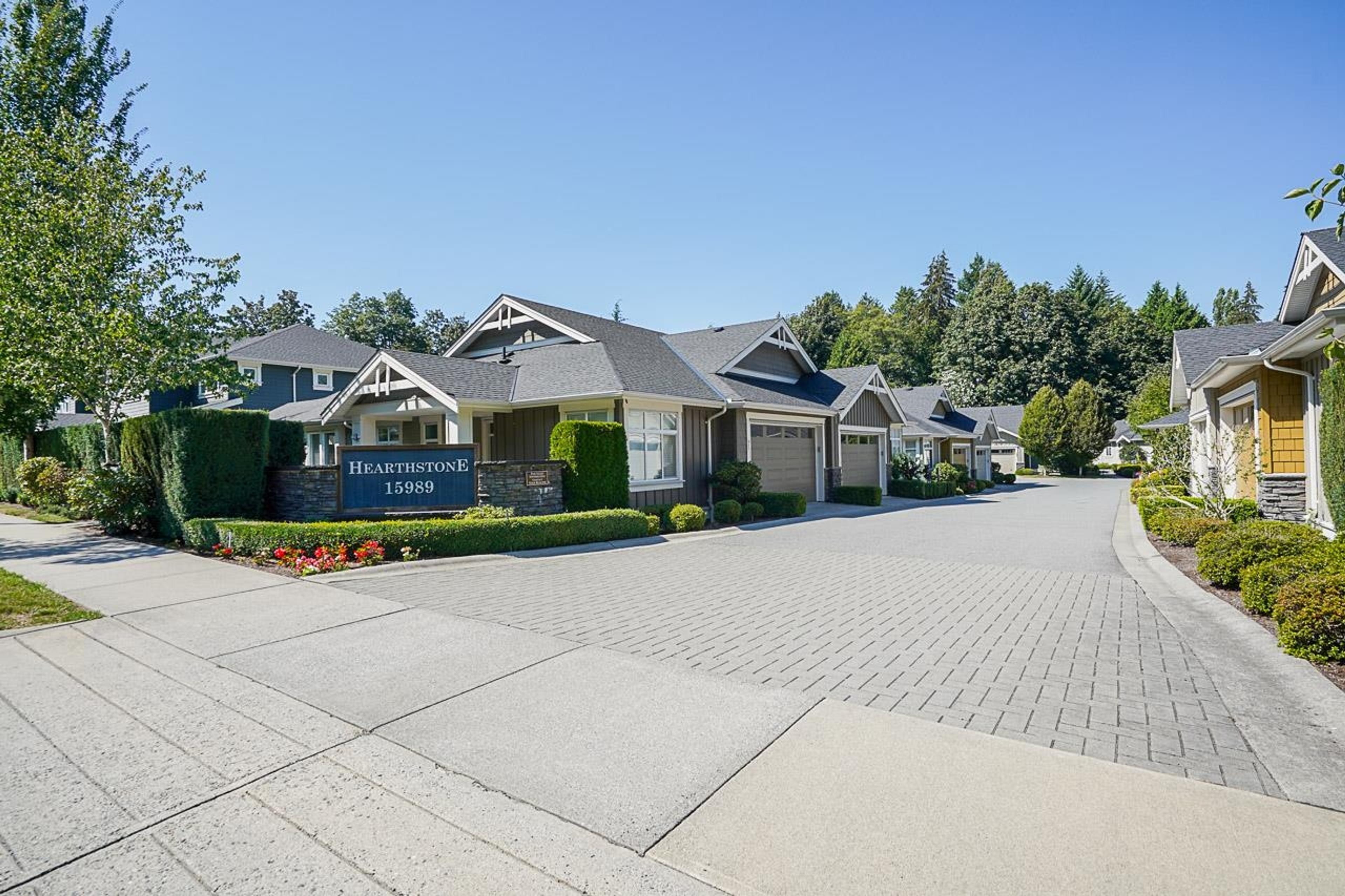 15989 Mountain View Drive, Surrey - Exteriors - Full Complex View - Photo 2