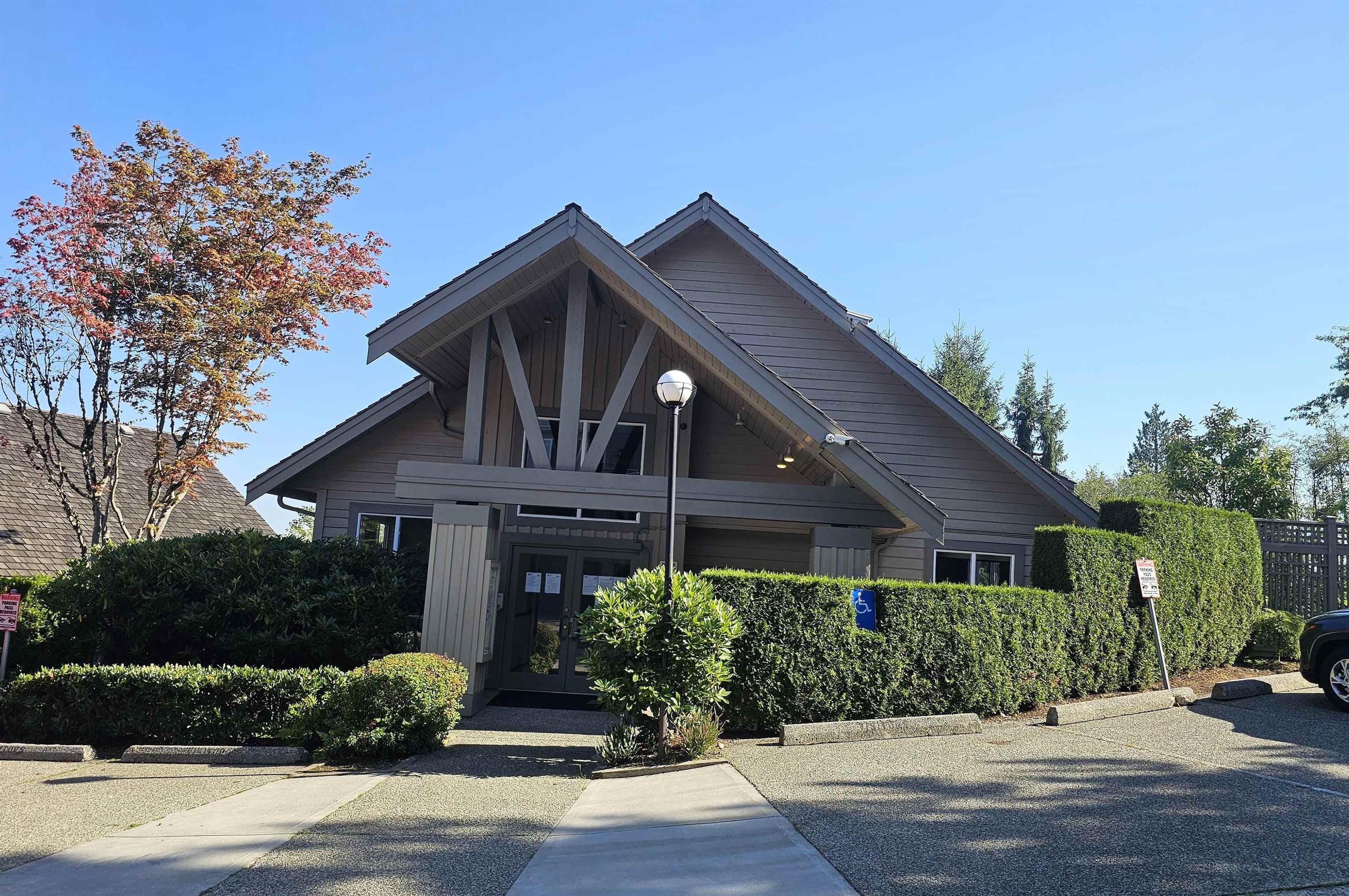 1465 Parkway Boulevard, Coquitlam - Exteriors - Photo 5