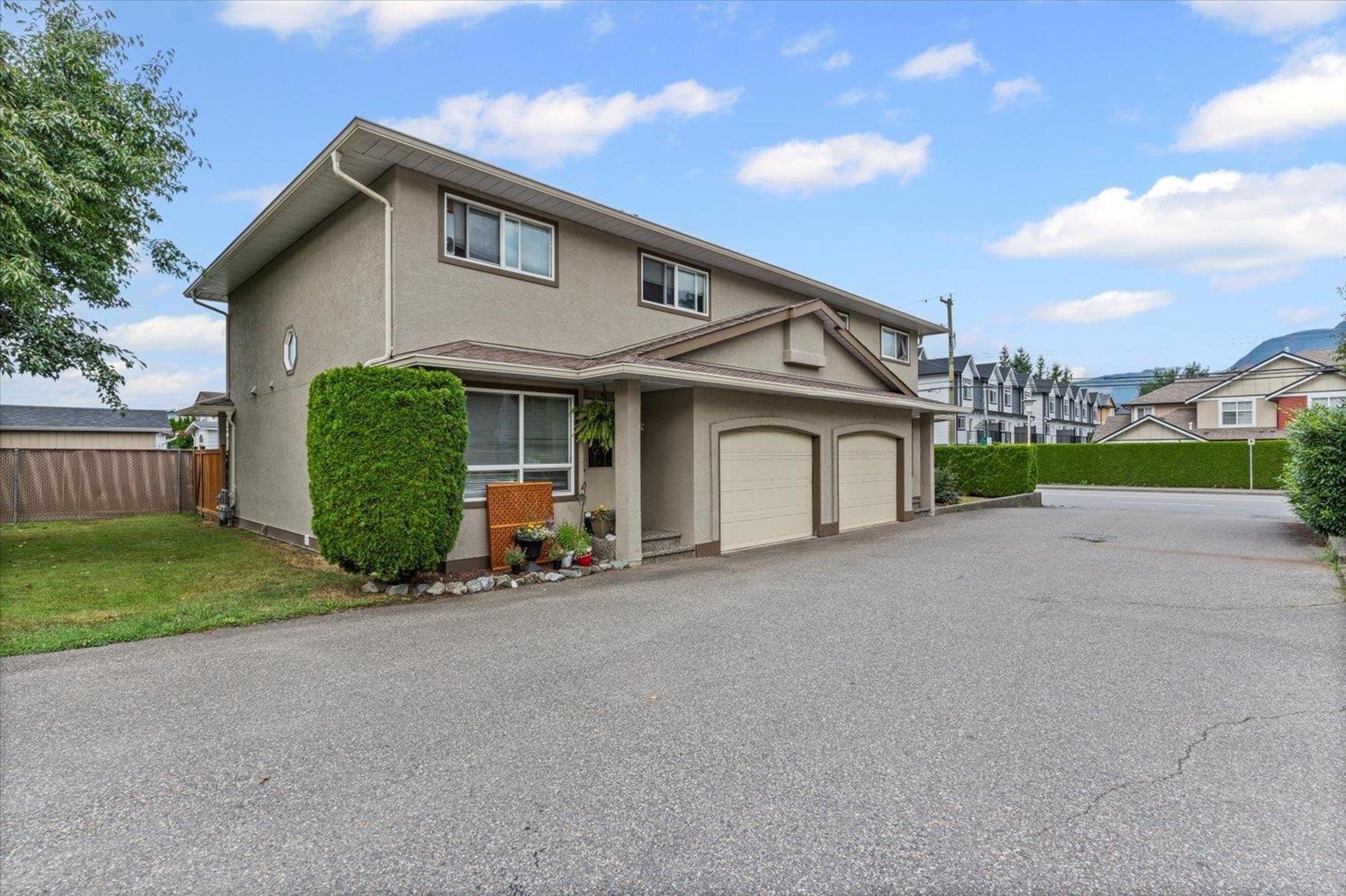1656 Agassiz-Rosedale No 9 Highway, Agassiz - Exteriors - Full Complex View - Photo 3