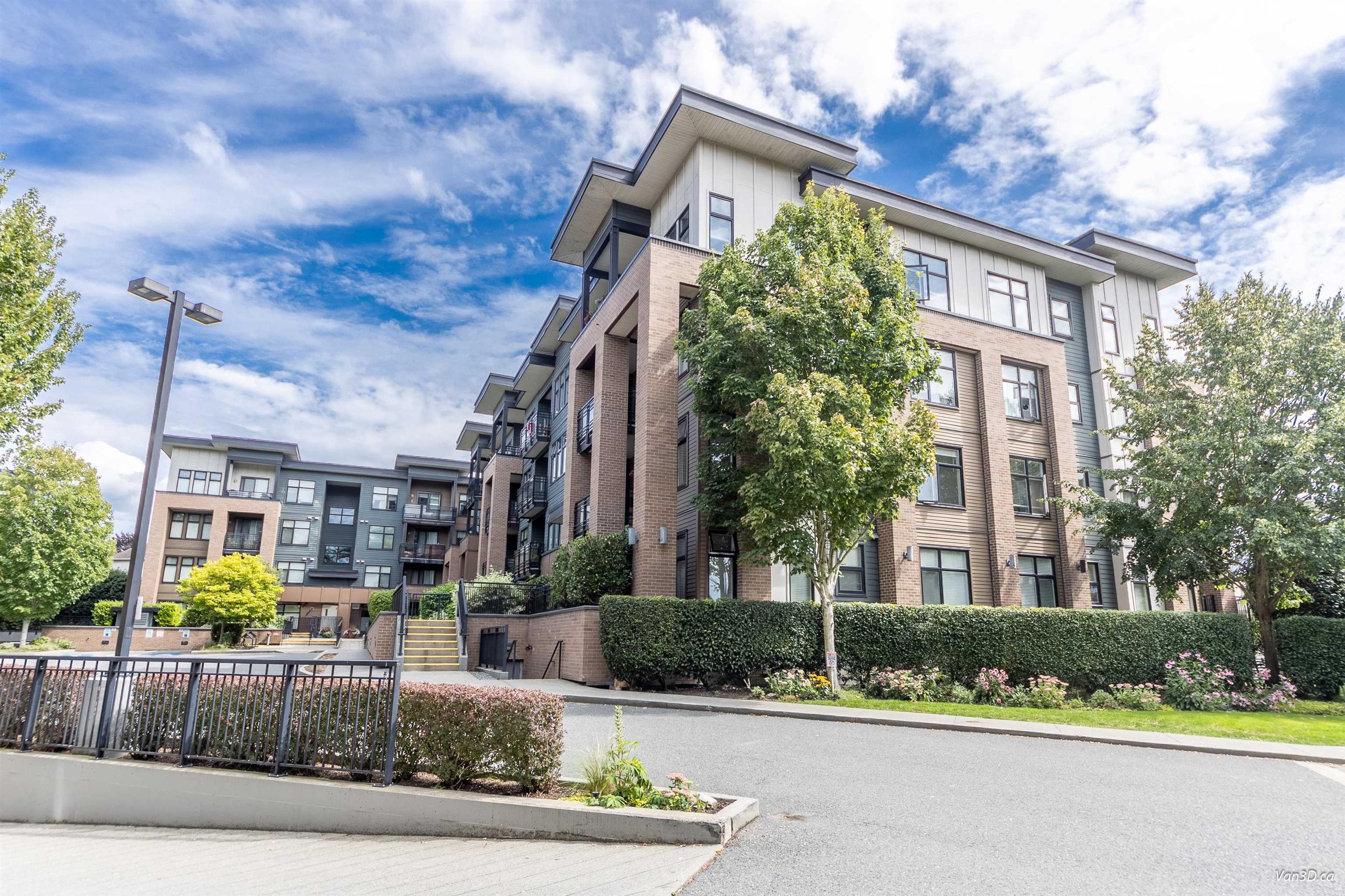 20068 Fraser Highway, Langley - Exteriors - Full Complex View - Photo 1