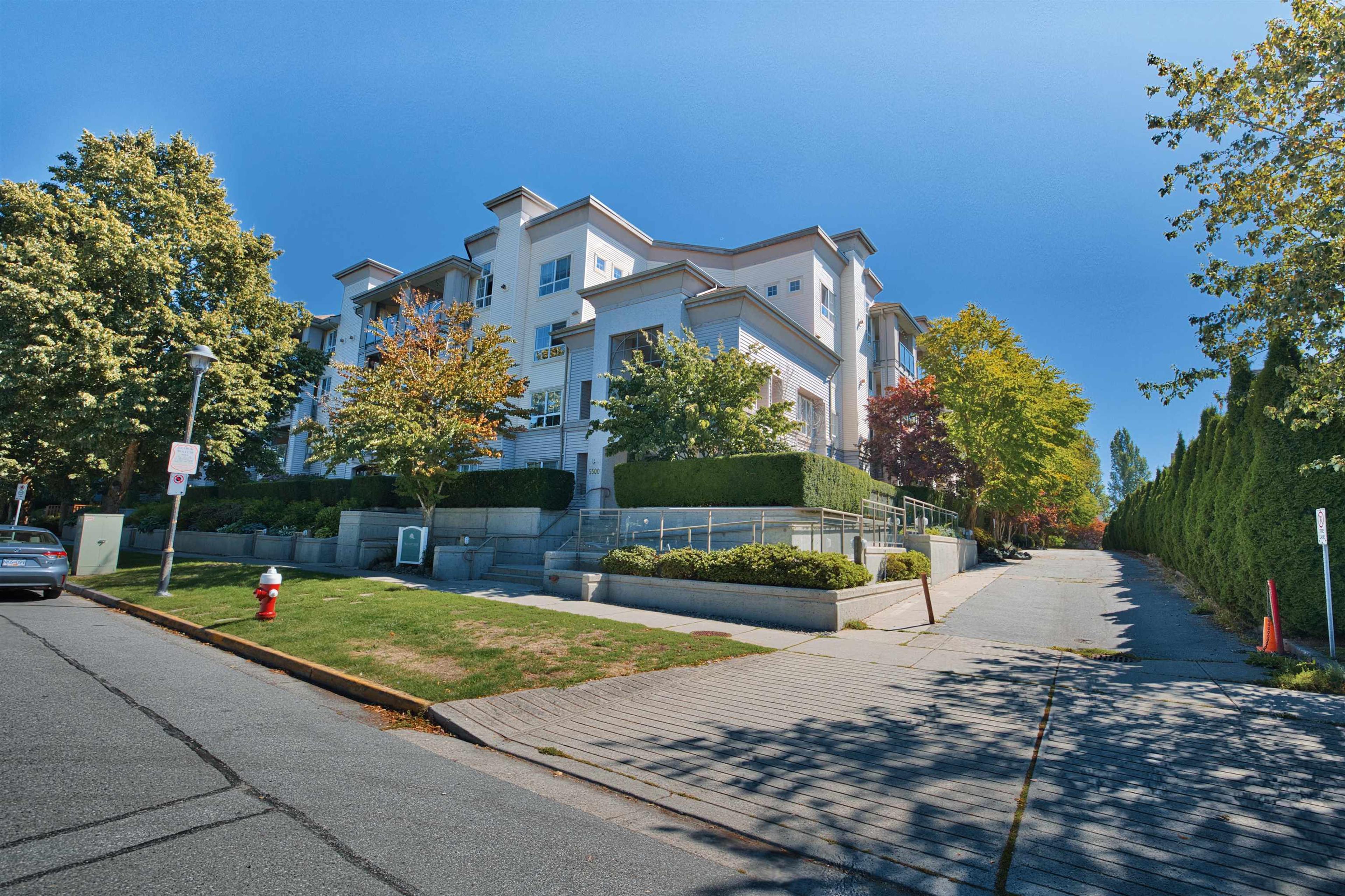 5500 Andrews Road, Richmond - Exteriors - Photo 2