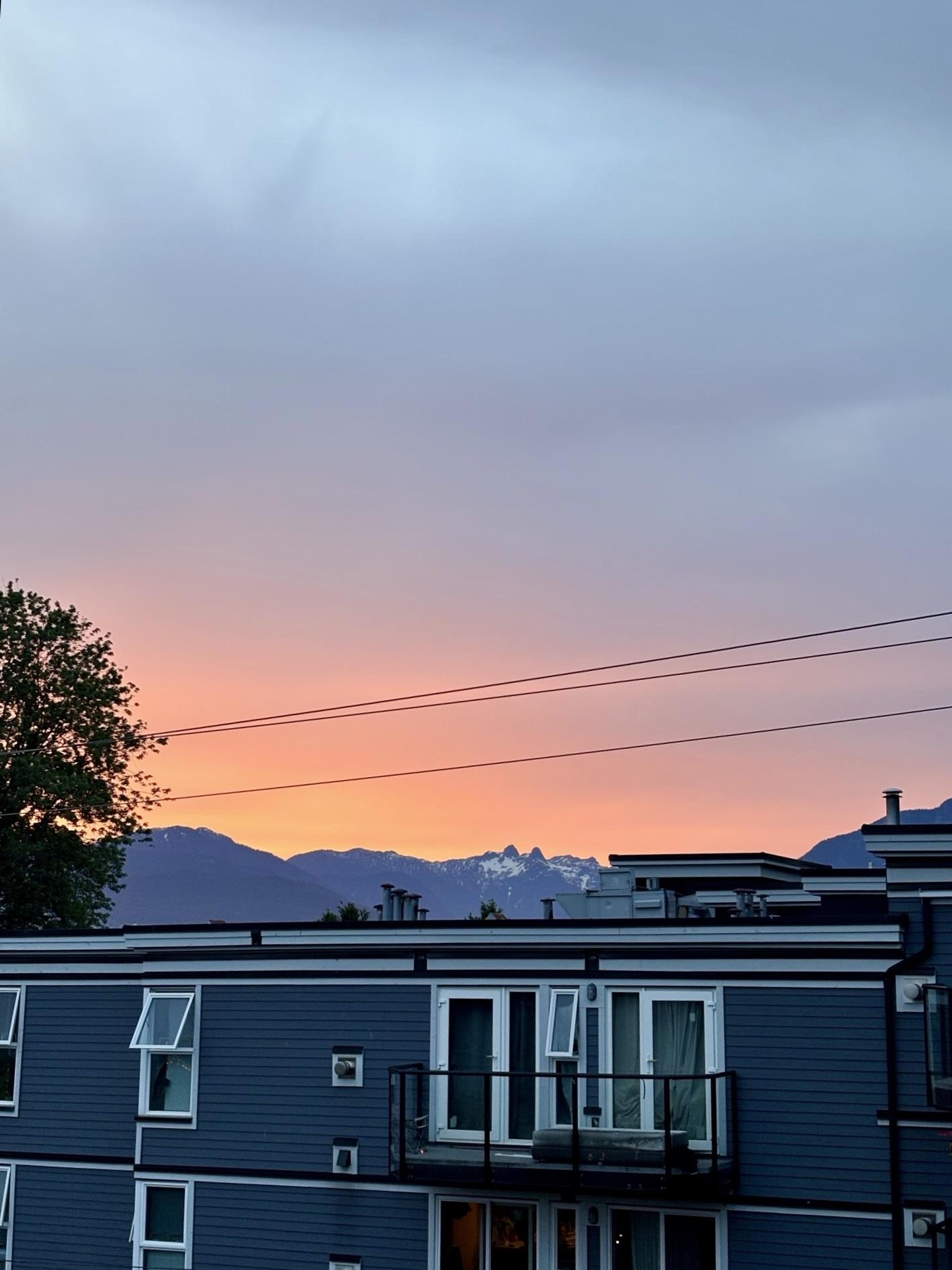 2215 Dundas Street, Vancouver - Exteriors - Photo 5