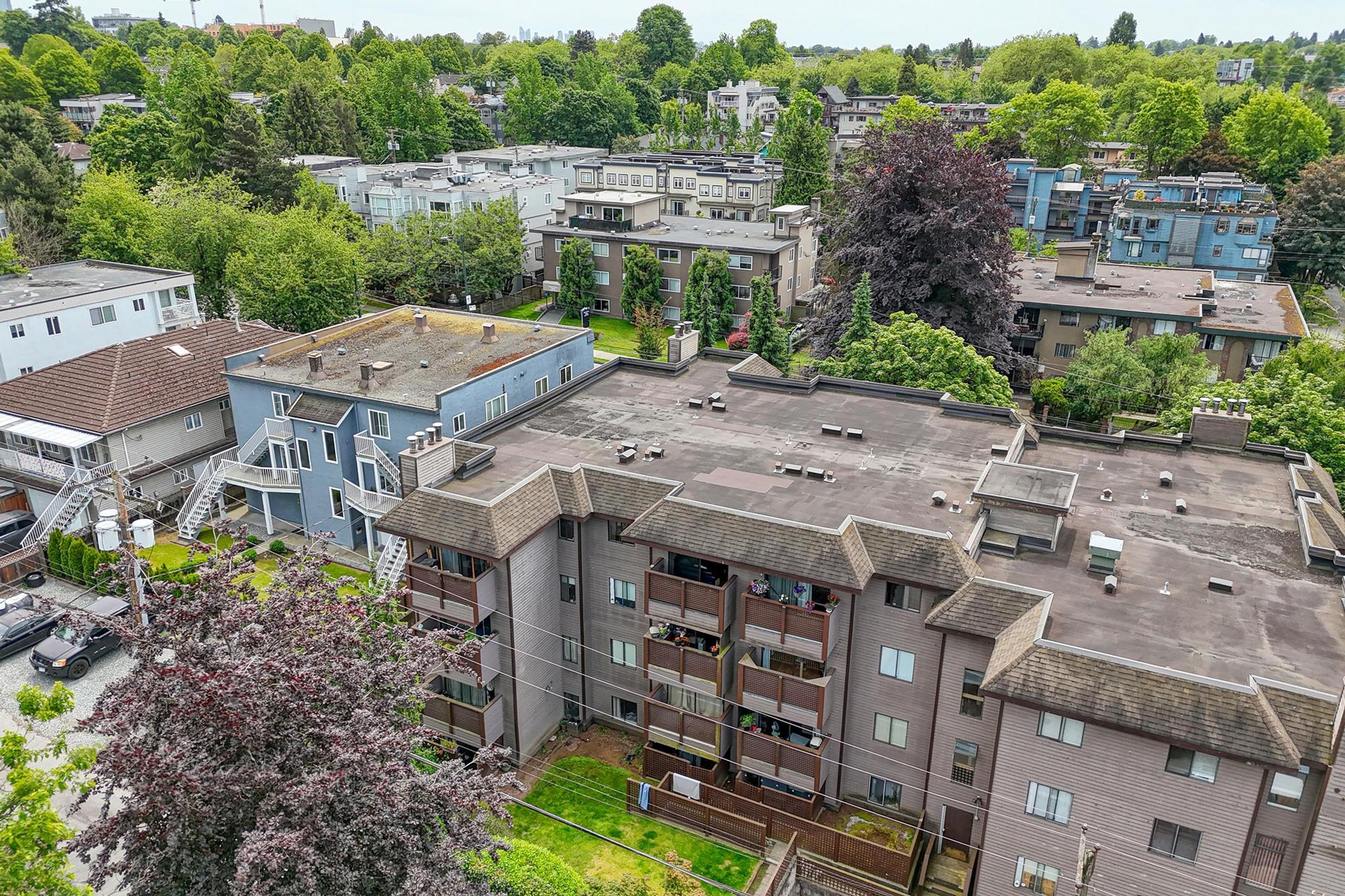 2215 Dundas Street, Vancouver - Exteriors - Full Complex View, Drone/Aerial View - Photo 7
