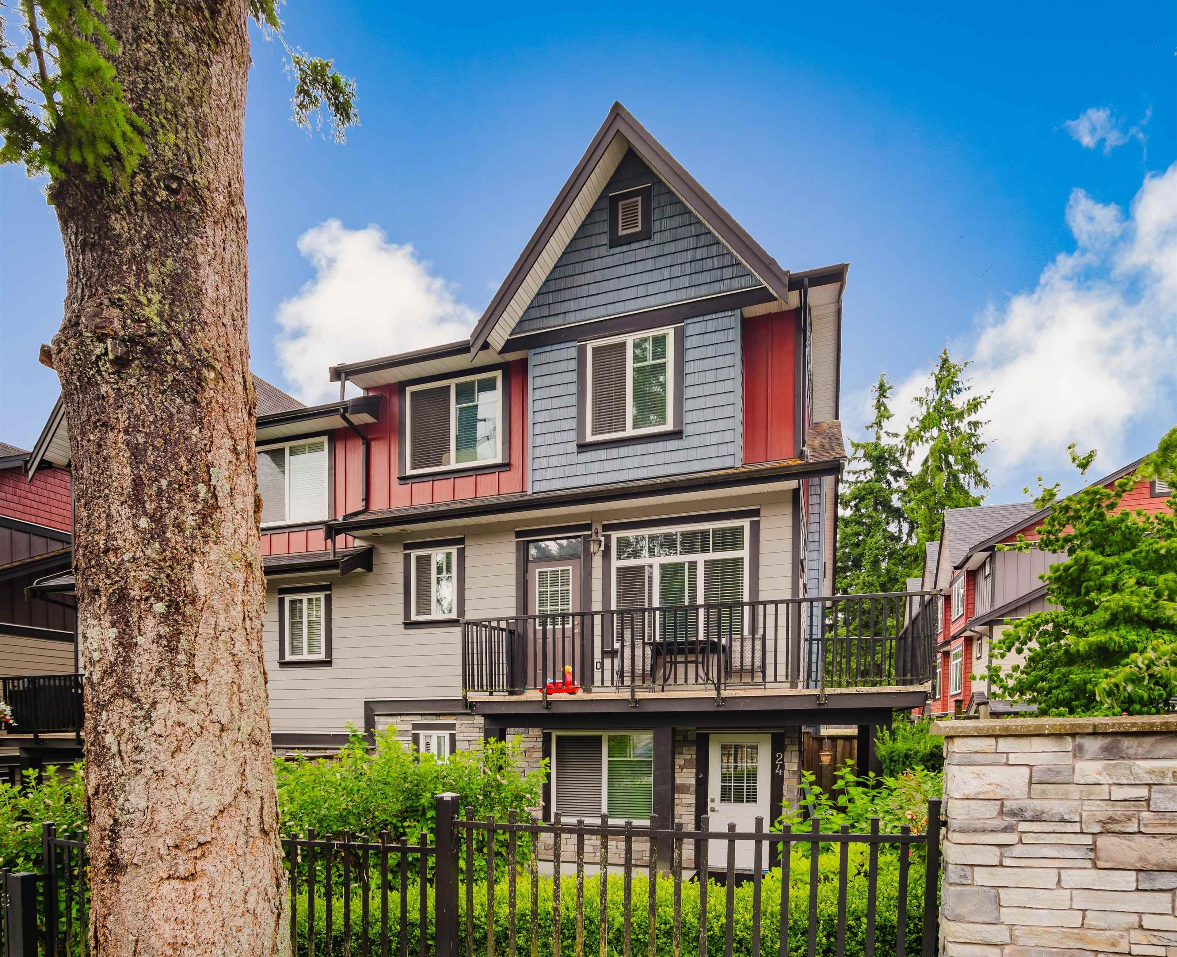 6929 142 Street, Surrey - Exteriors - Photo 2