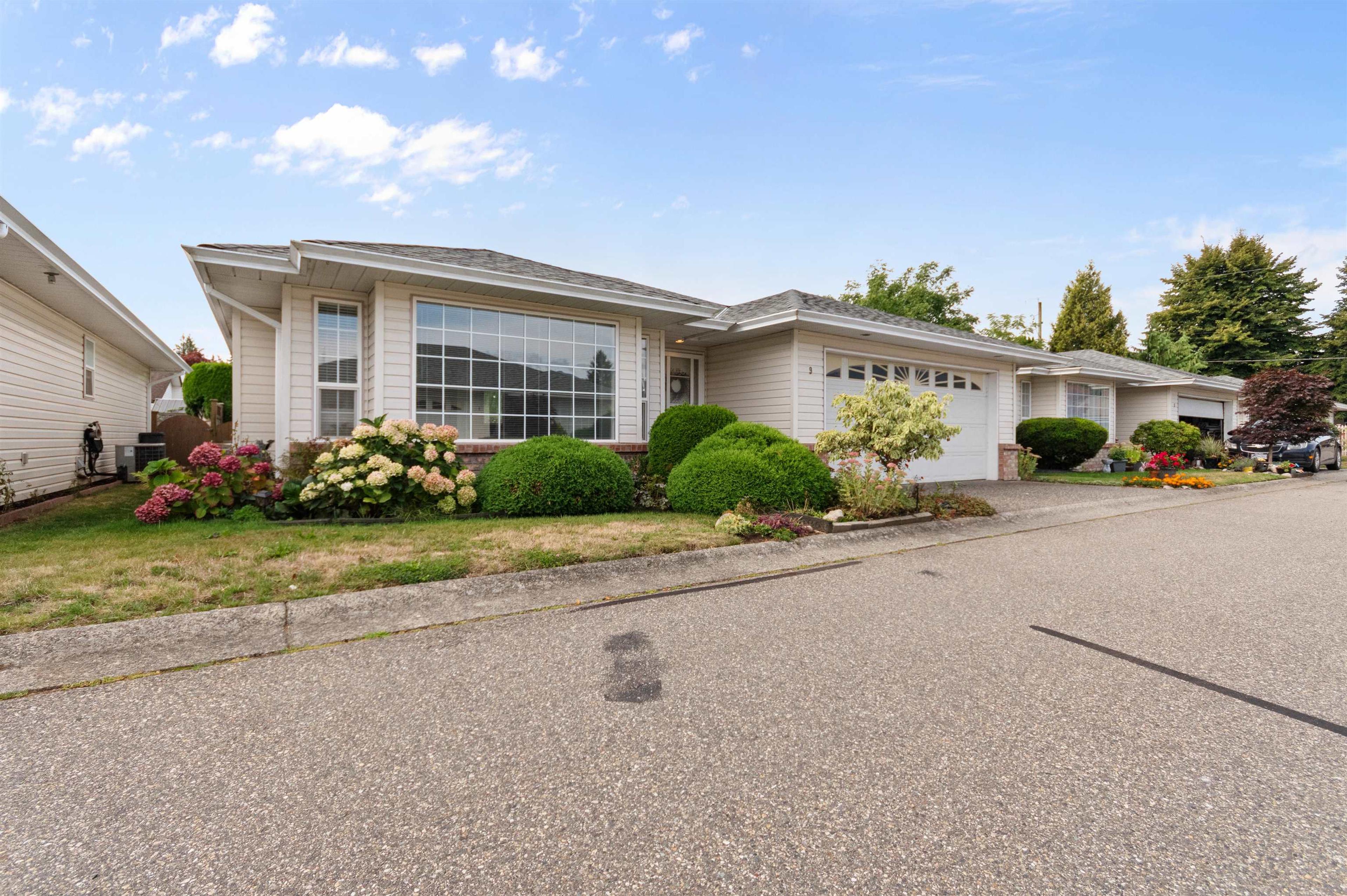 9420 Woodbine Street, Chilliwack - Exteriors - Photo 2