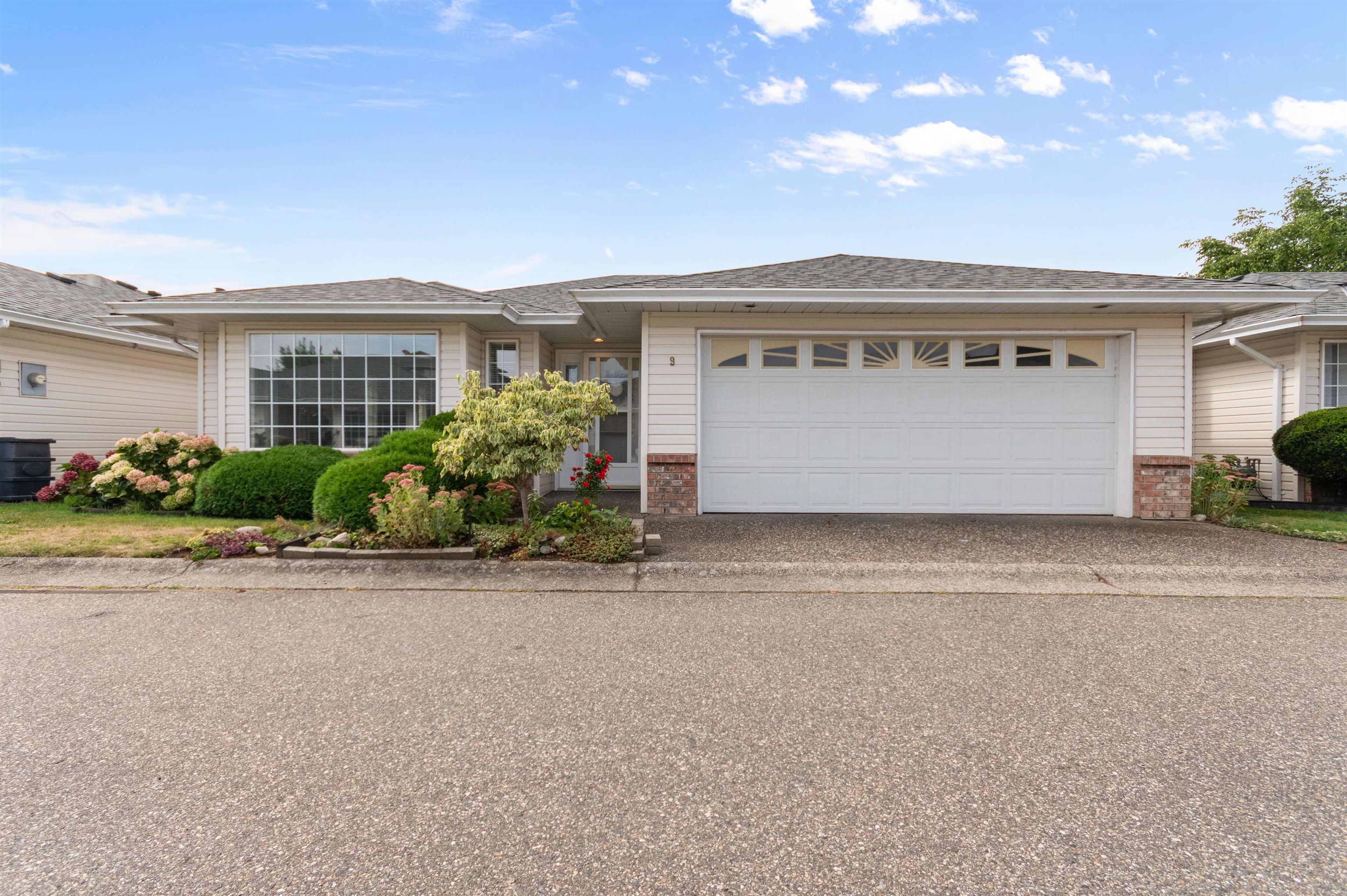 9420 Woodbine Street, Chilliwack - Exteriors - Photo 3