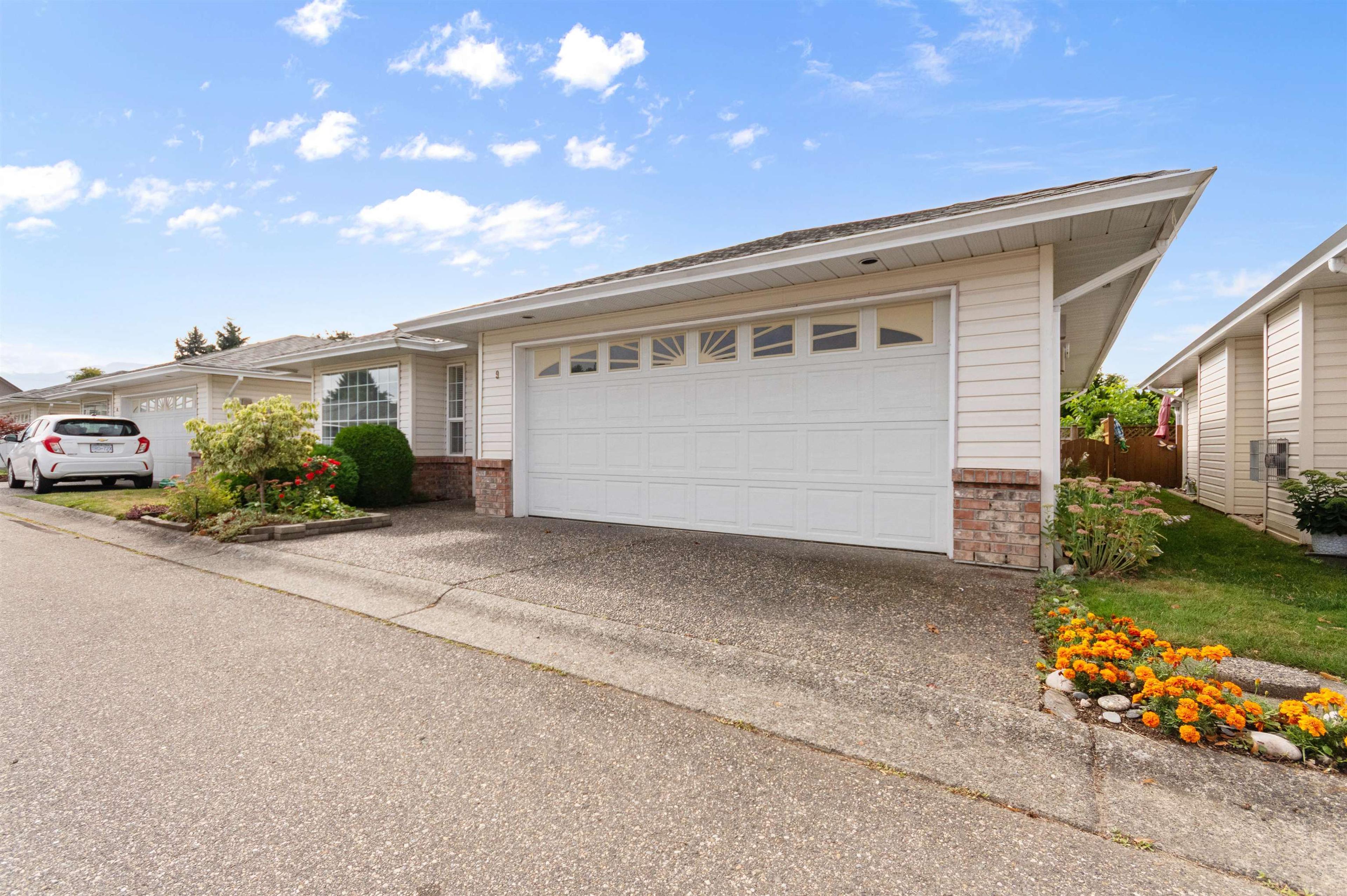 9420 Woodbine Street, Chilliwack - Exteriors - Photo 4
