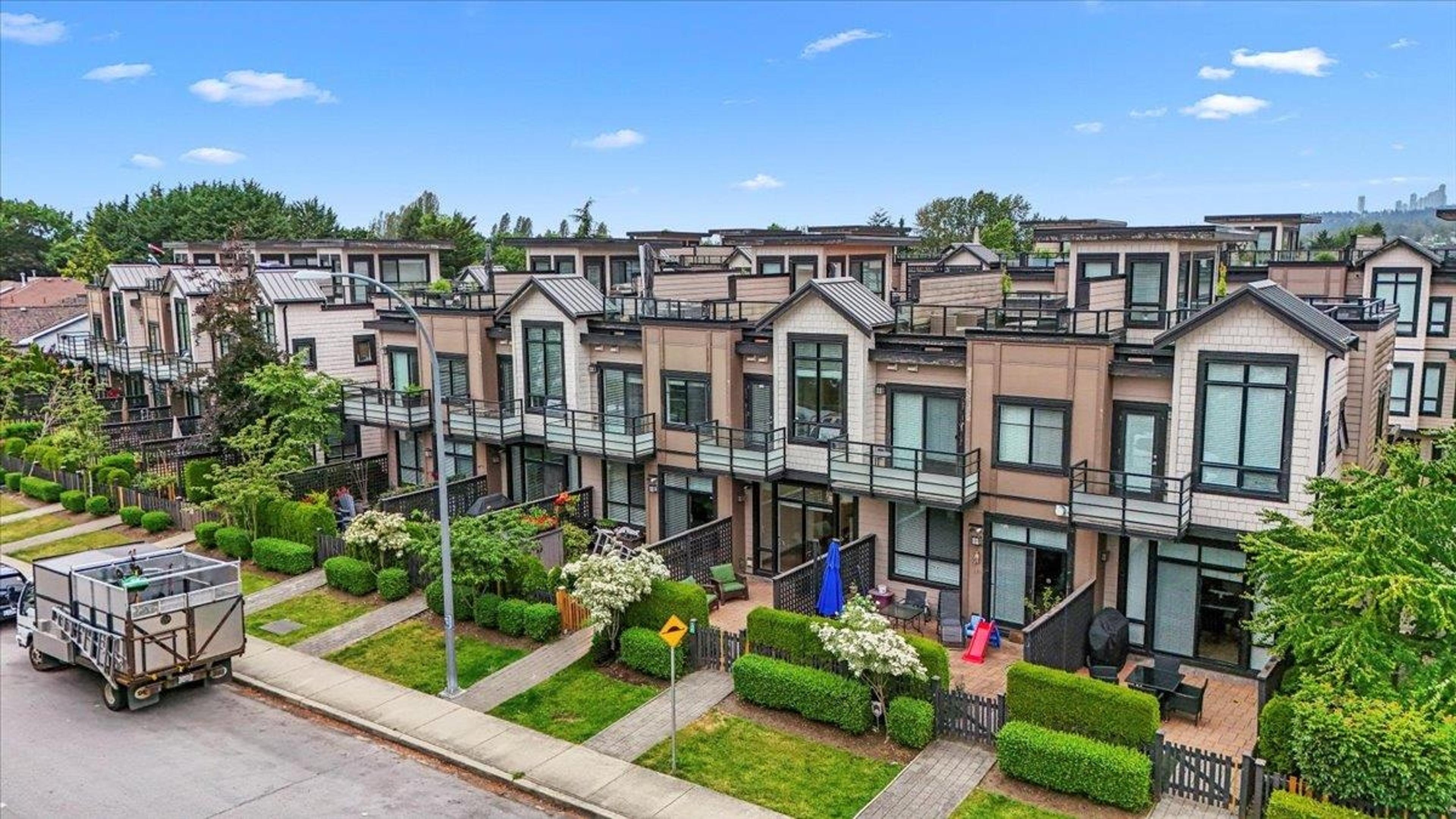 100 Wood Street, New Westminster - Exteriors - Full Complex View - Photo 2