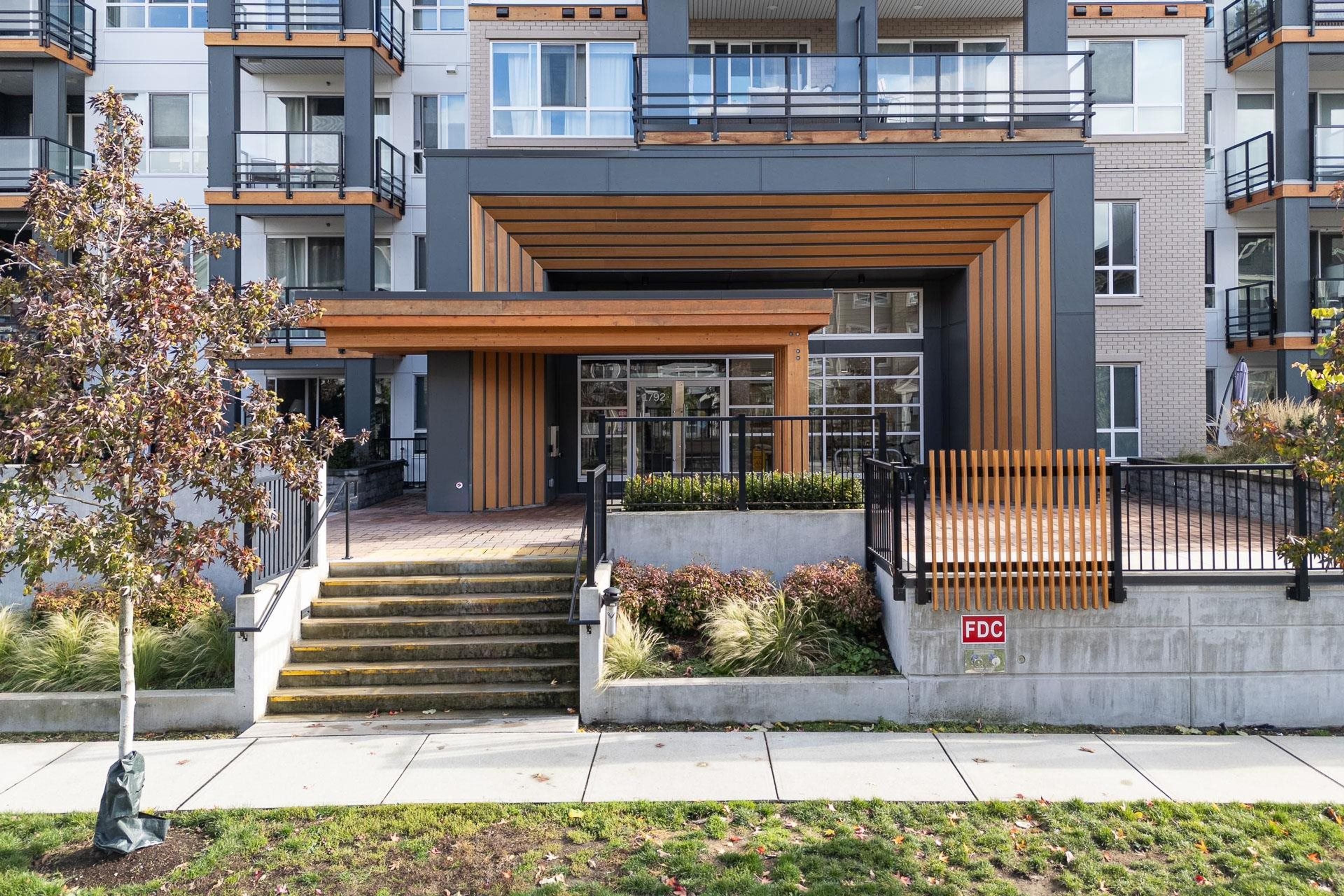 1892 Starling Drive, Tsawwassen - Exteriors - Photo 2