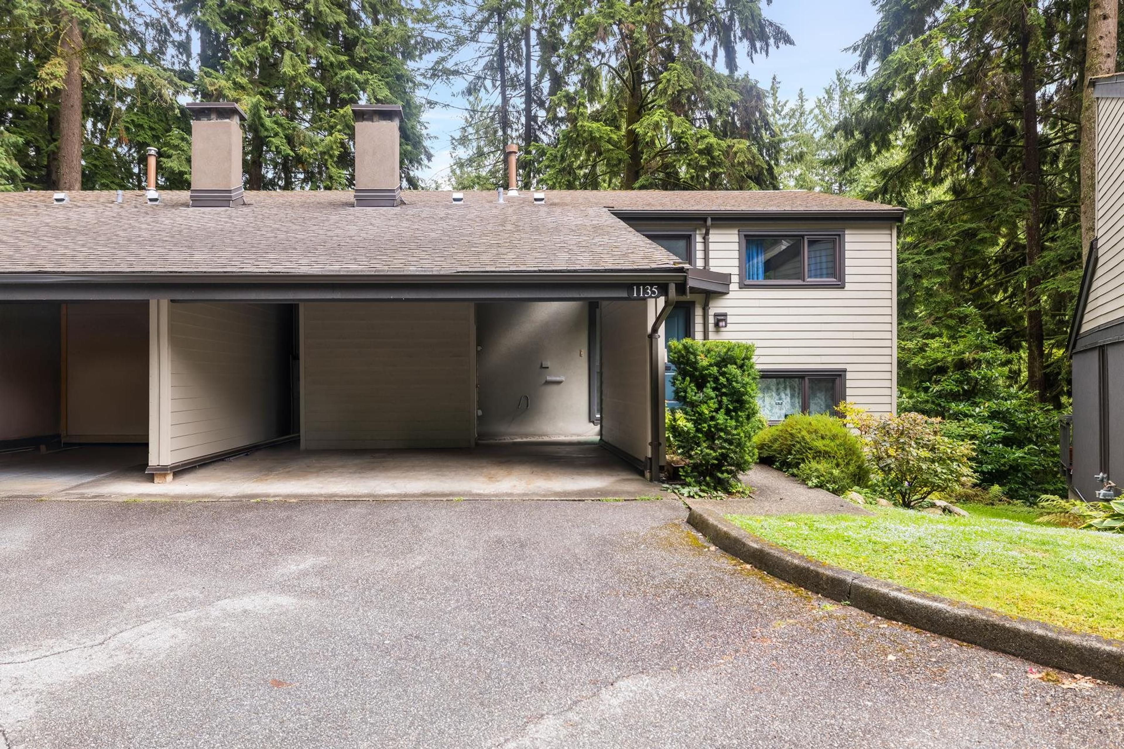 1135 Heritage Boulevard, North Vancouver - Exteriors - Photo 1