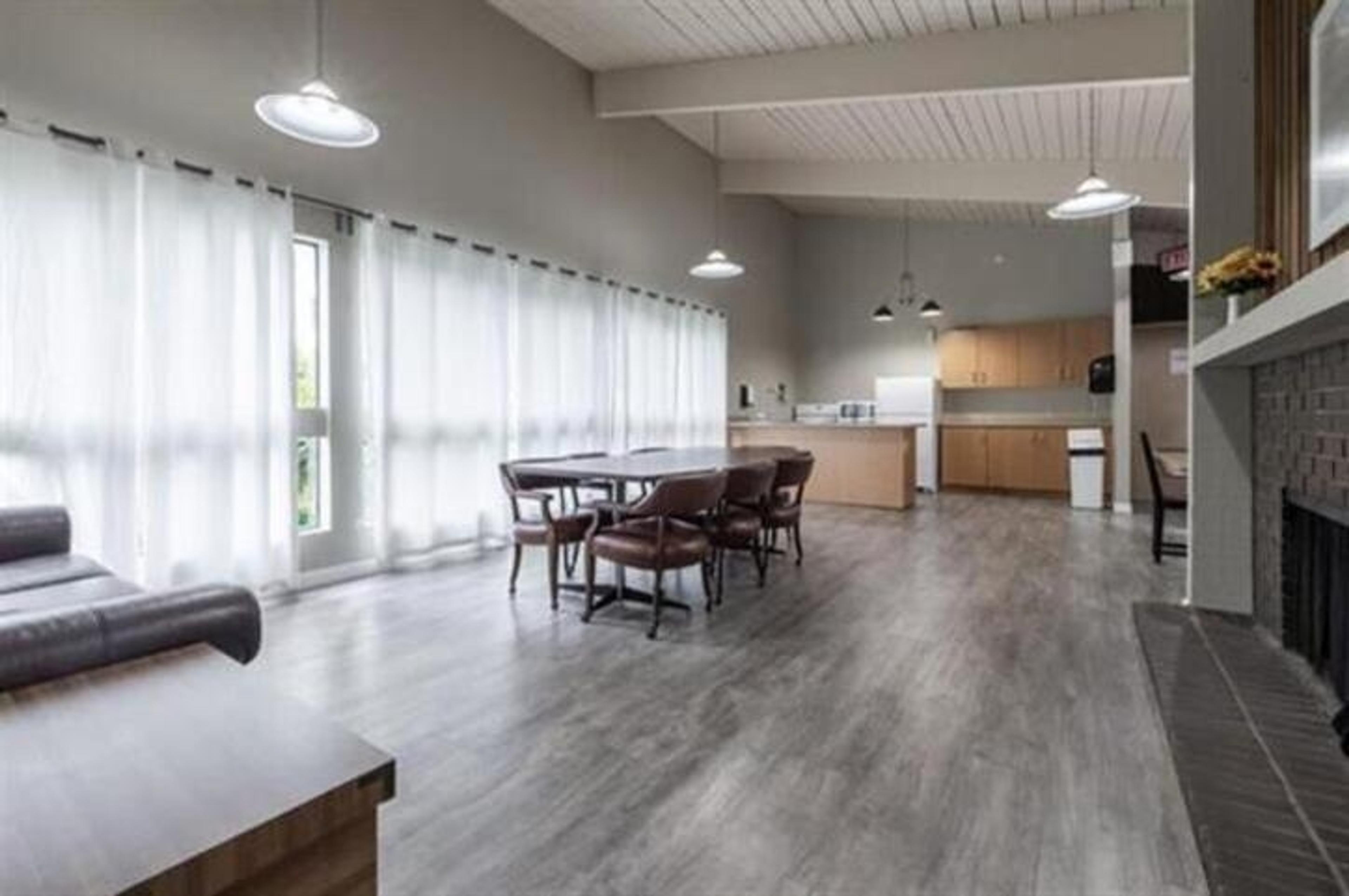 4160 Sardis Street, Burnaby - Outdoor Amenities - Outdoor Pool - Photo 2