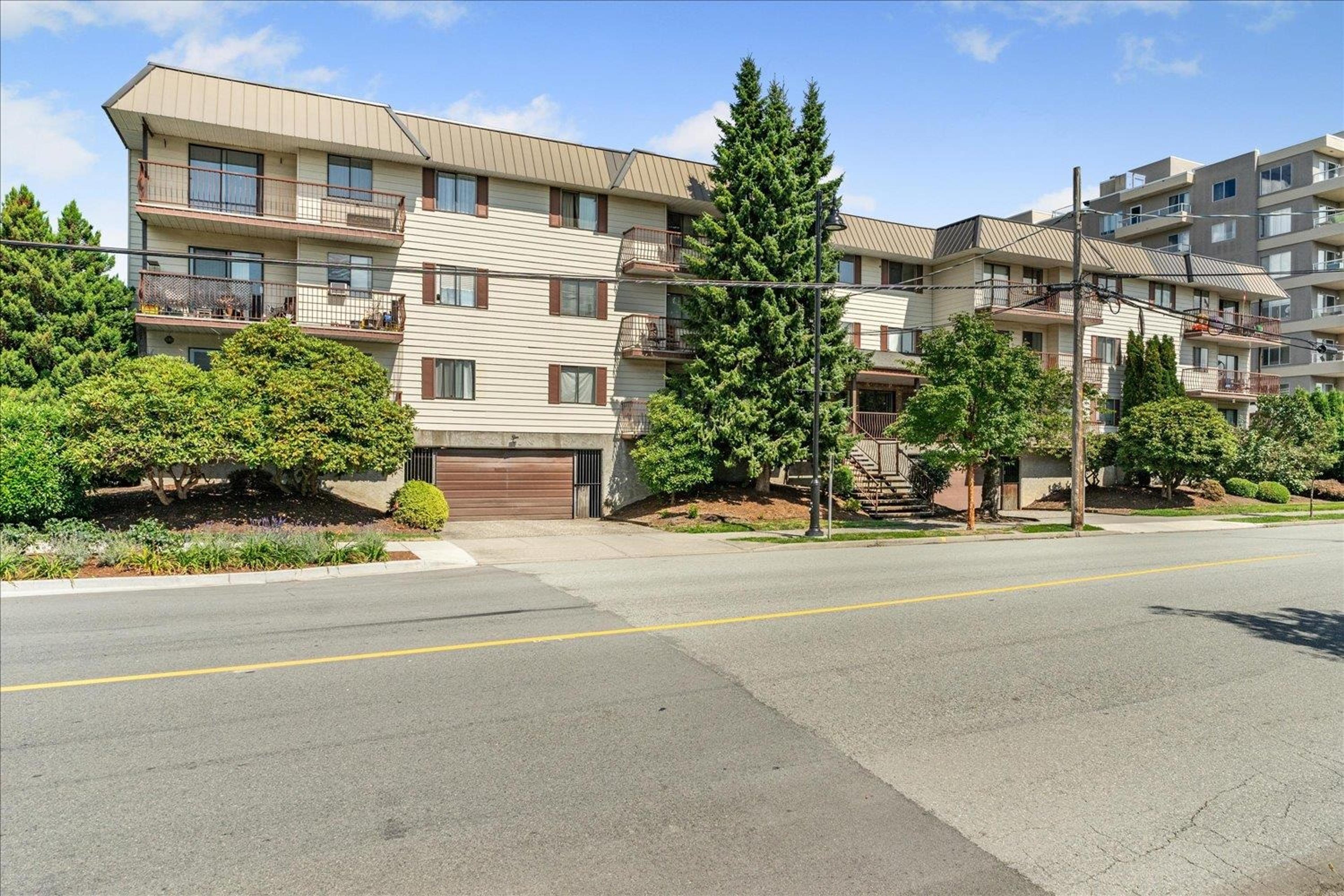 45749 Spadina Avenue, Chilliwack - Exteriors - Full Complex View - Photo 2