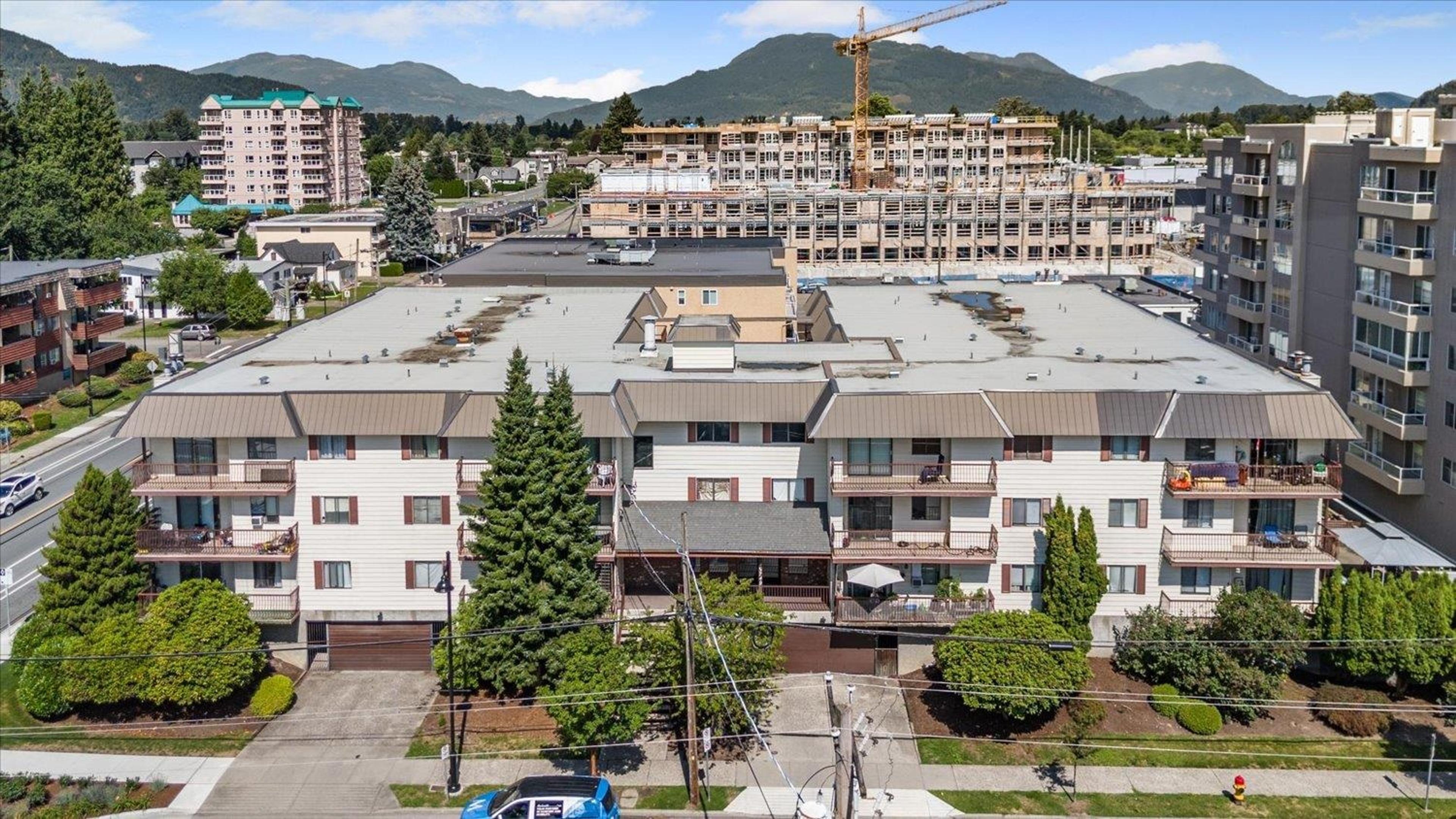 45749 Spadina Avenue, Chilliwack - Exteriors - Full Complex View, Drone/Aerial View - Photo 3