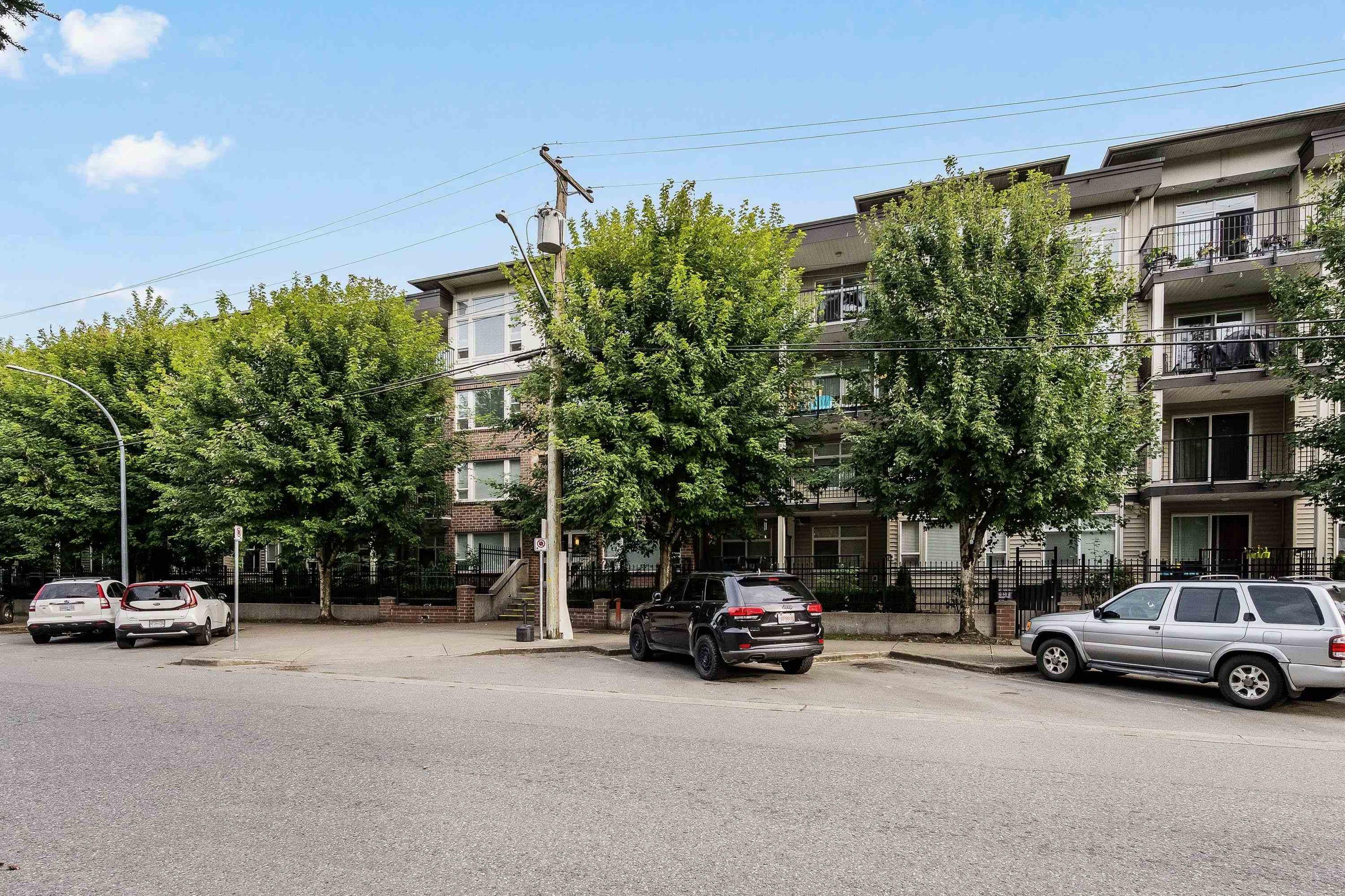 46150 Bole Avenue, Chilliwack - Exteriors - Full Complex View - Photo 2