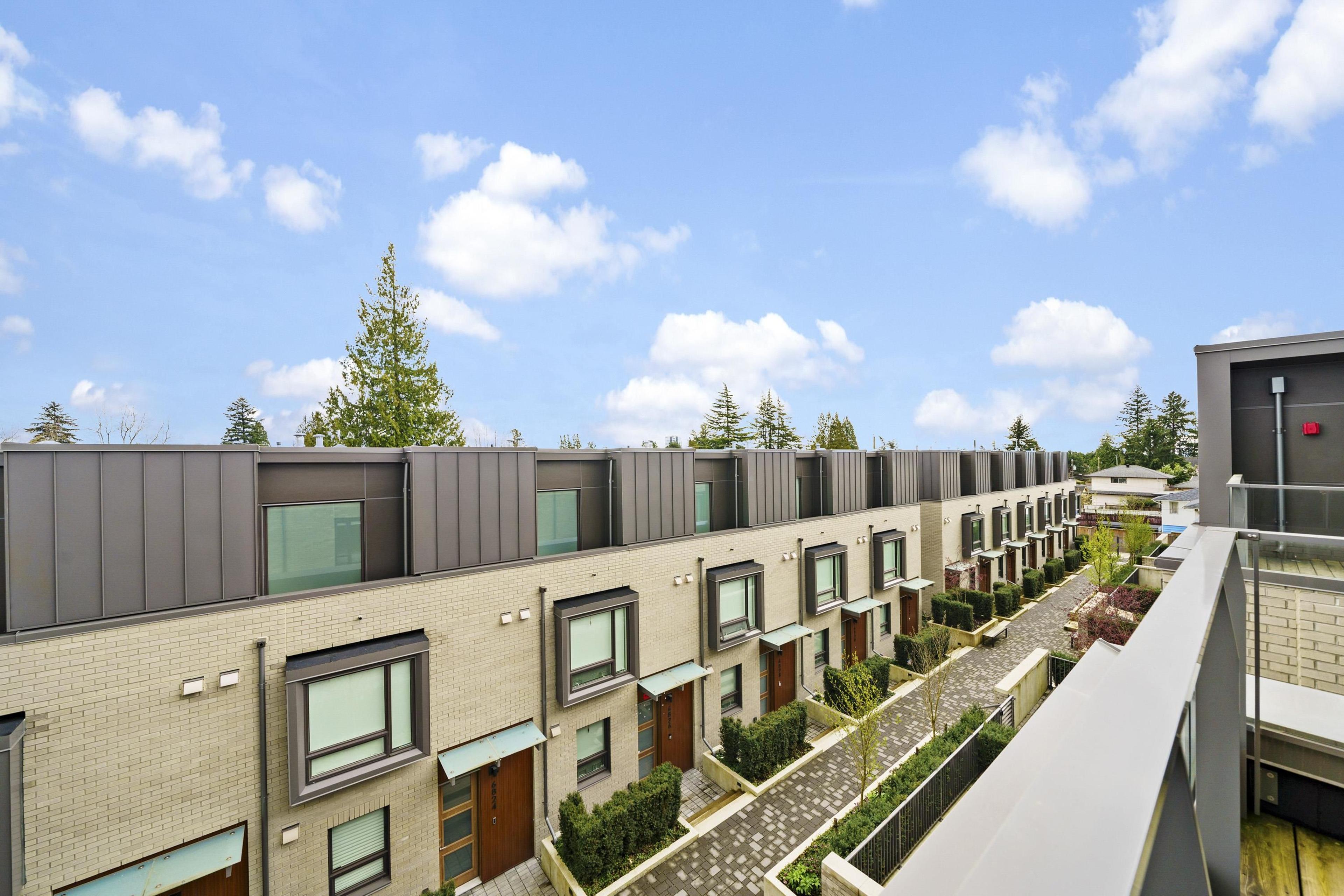 6816 Oak Street, Vancouver - Exteriors - Full Complex View - Photo 4