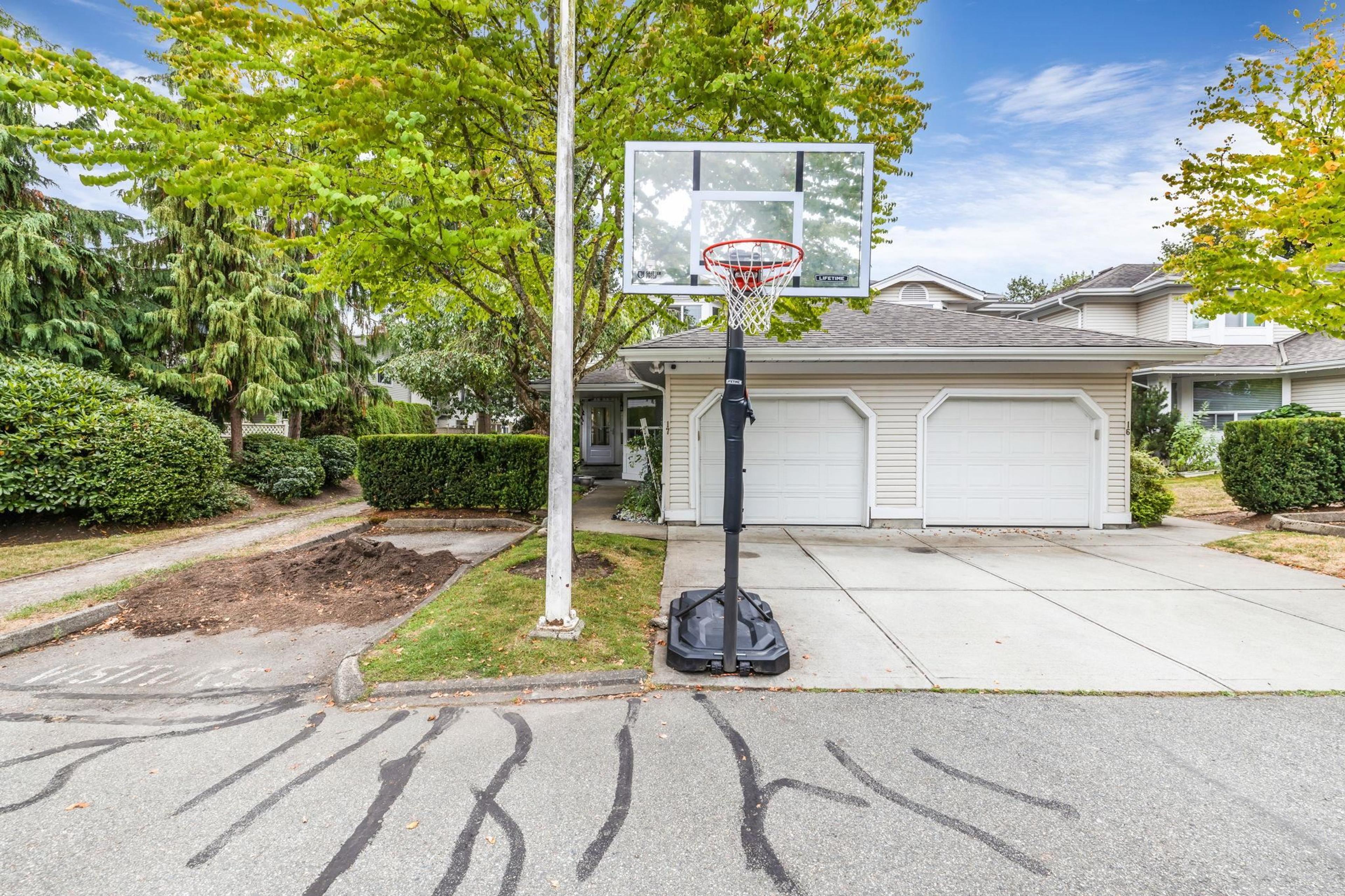 6452 121 Street, Surrey - Exteriors - Photo 2