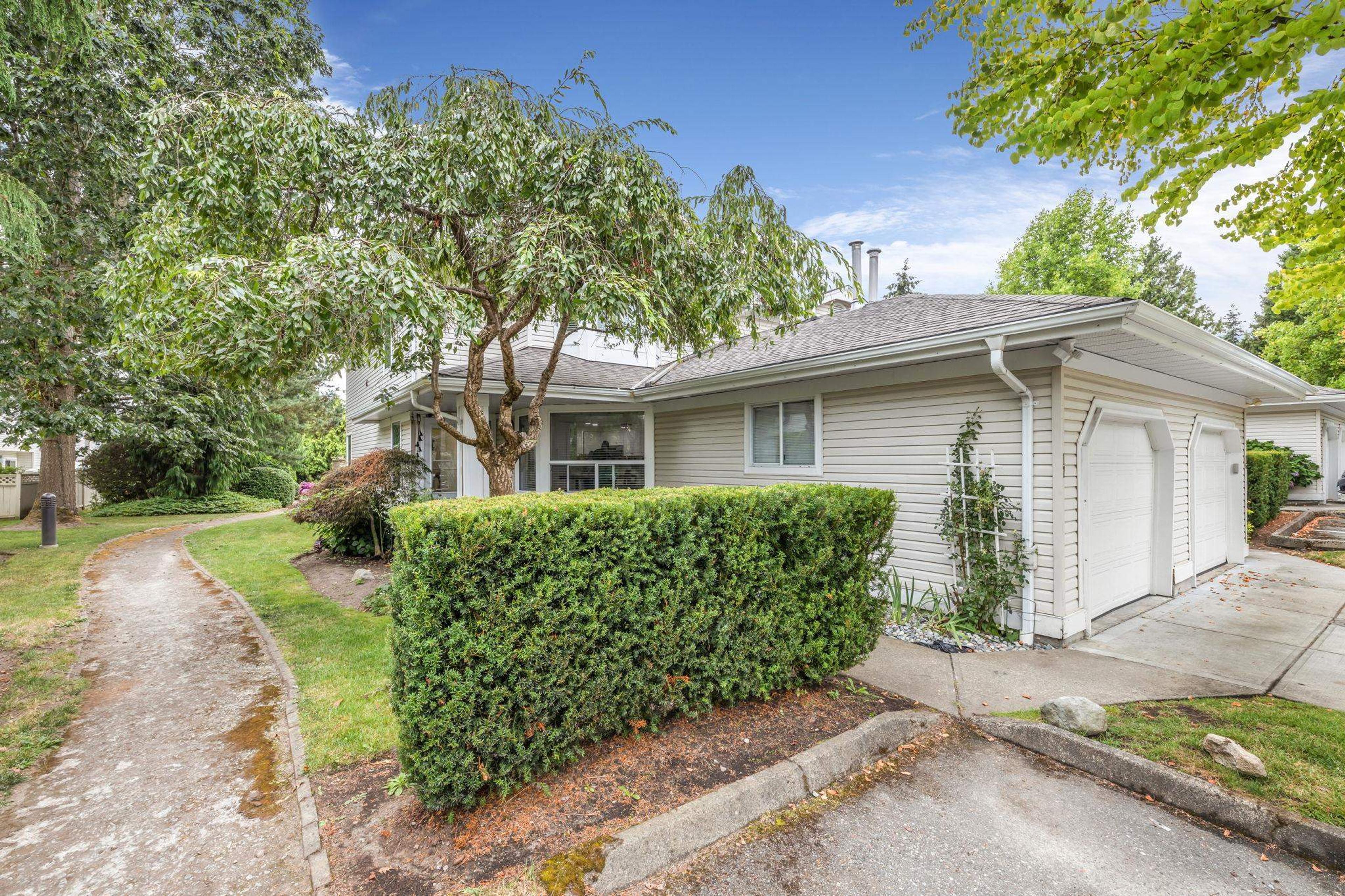 6452 121 Street, Surrey - Exteriors - Photo 3