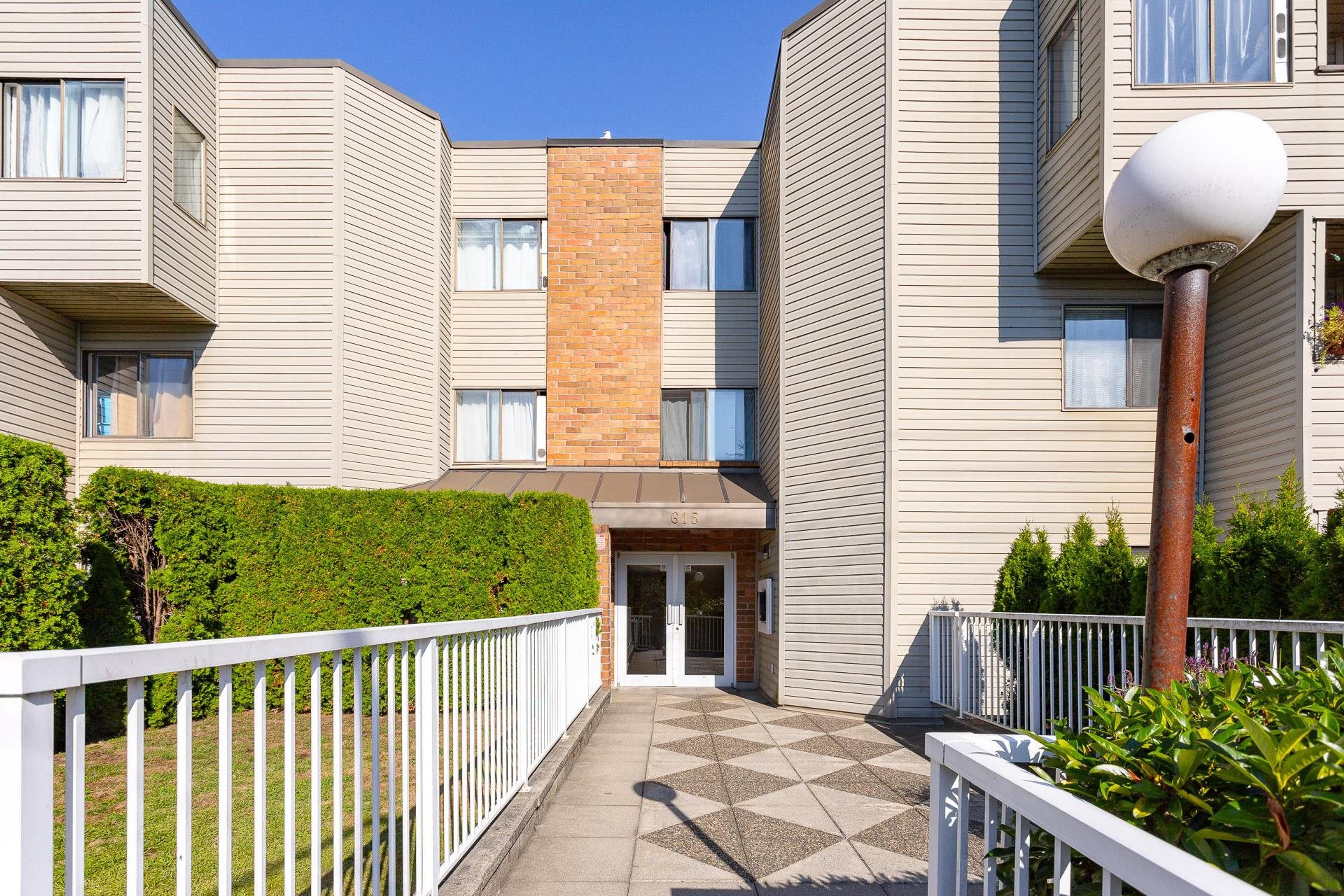 615 North Road, Coquitlam - Exteriors - Photo 2