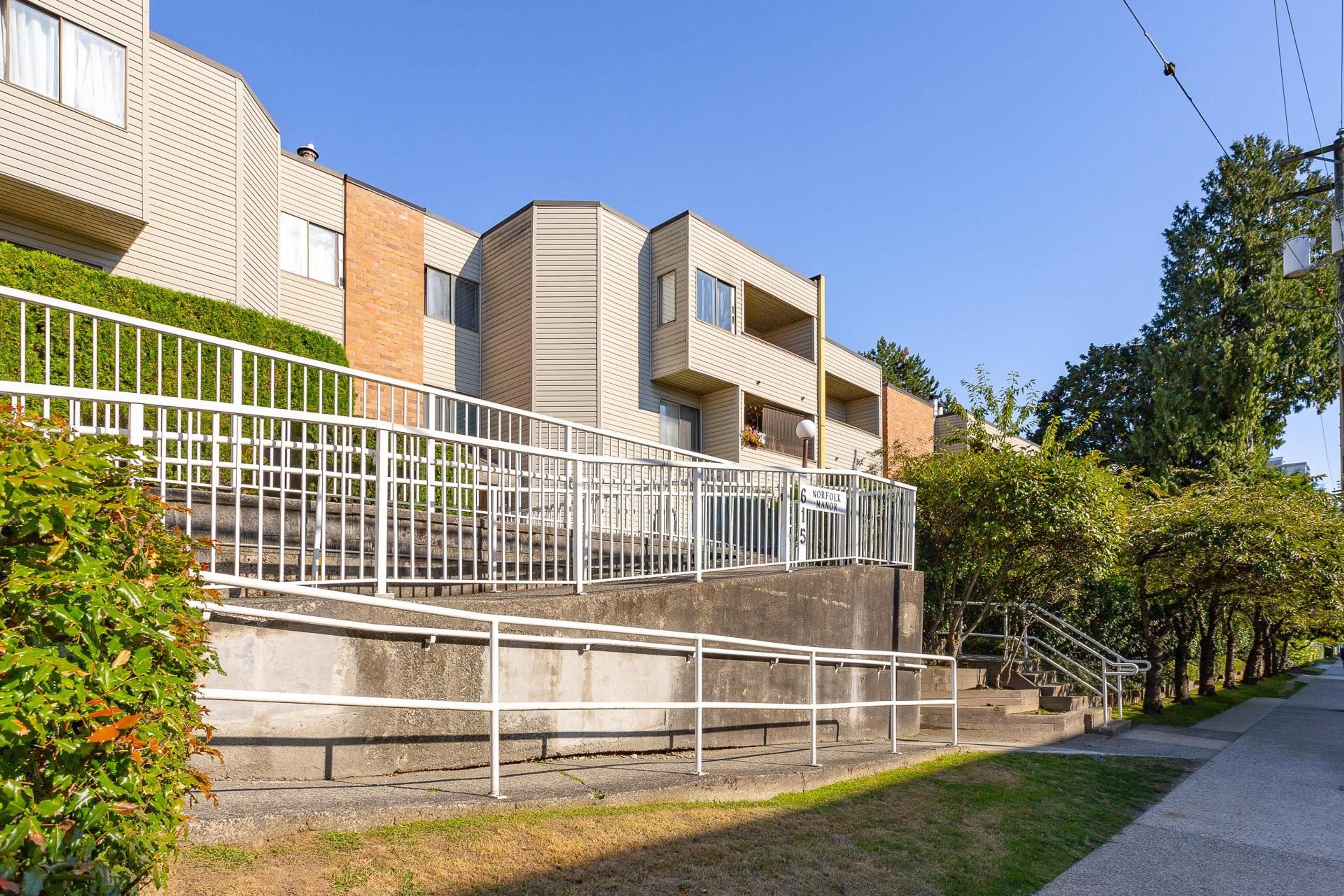 615 North Road, Coquitlam - Exteriors - Photo 4